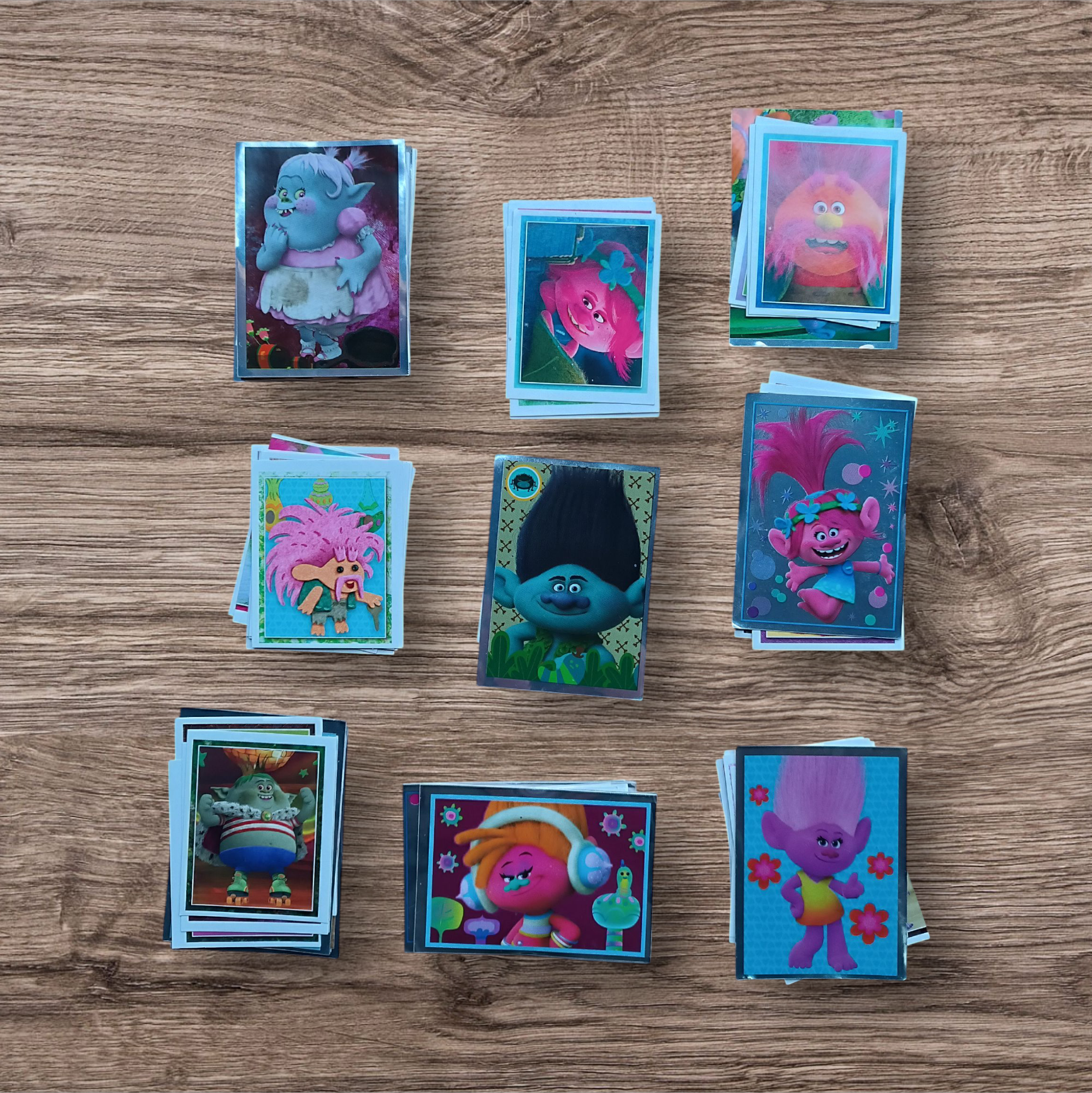 Lote 105 figuritas sin repetir Trolls