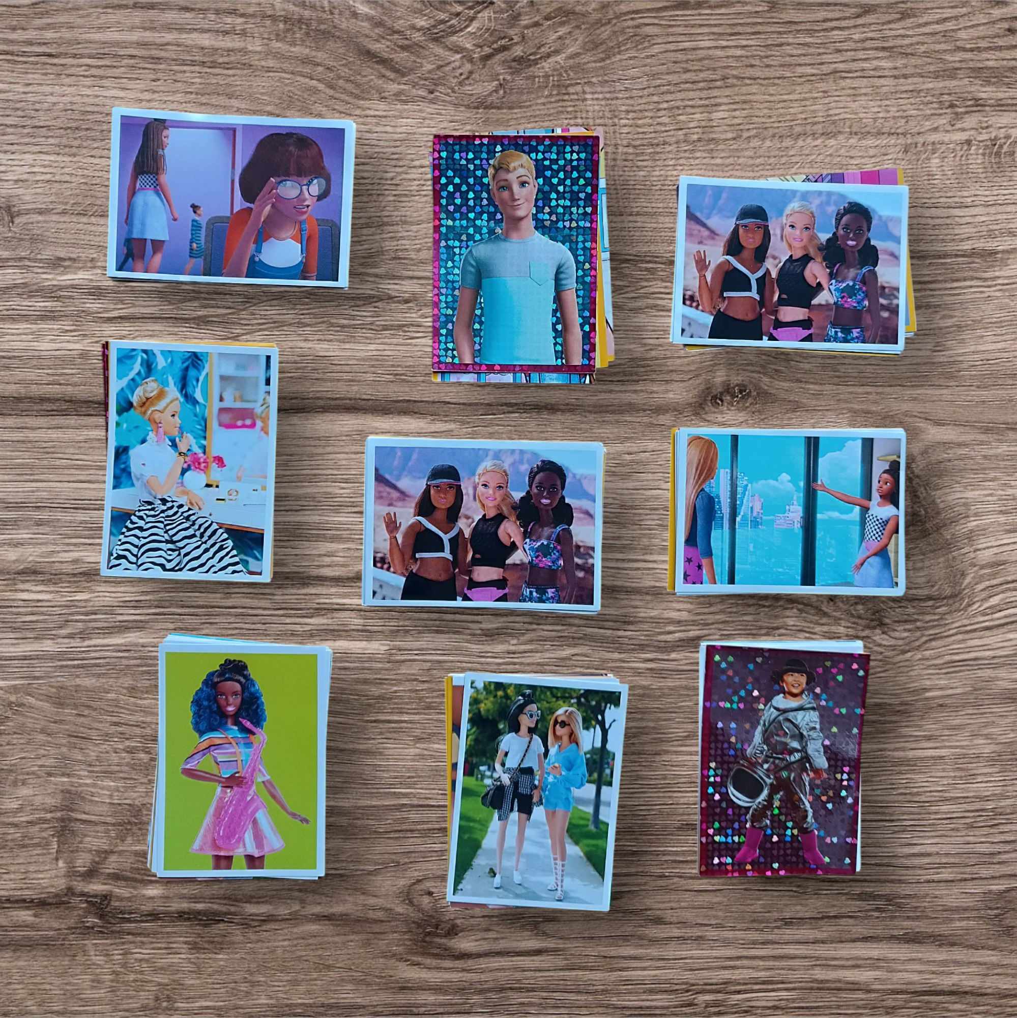 Lote 104 figuritas Barbie