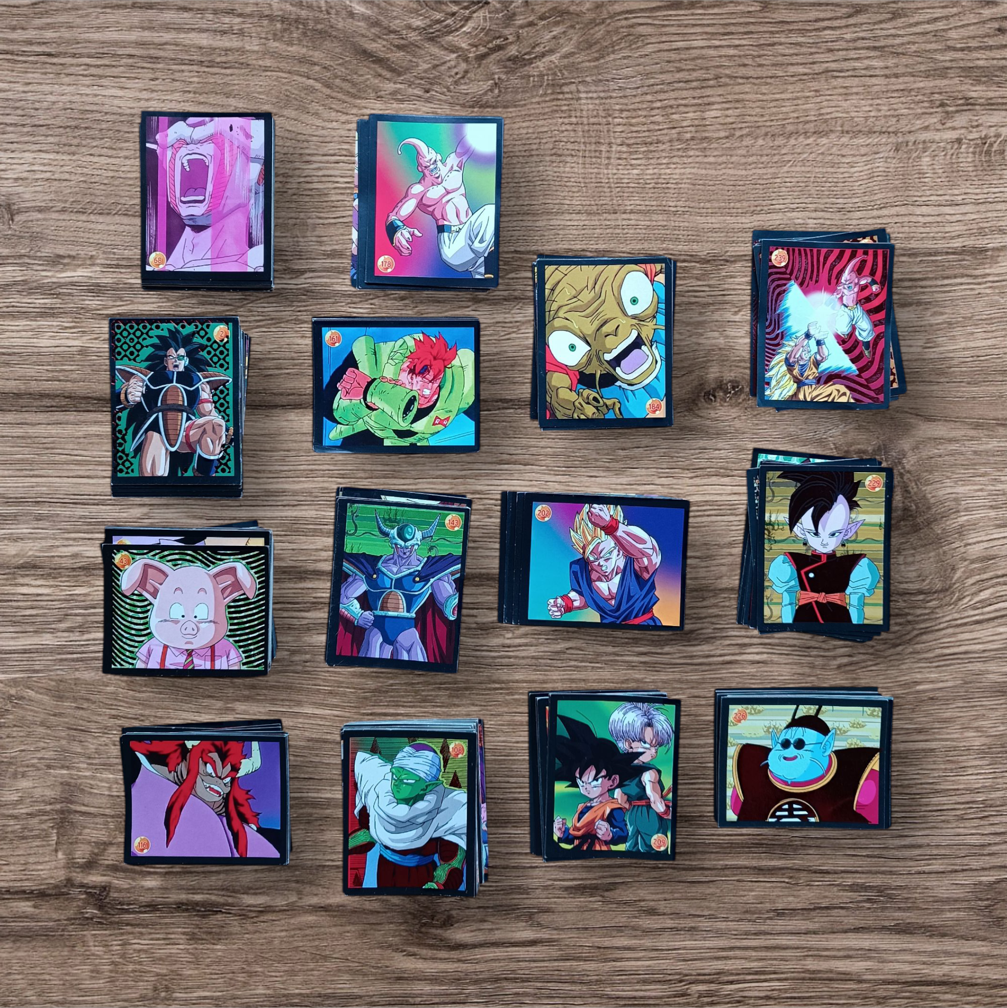Lote 206 figuritas sin repetir Dragon Ball