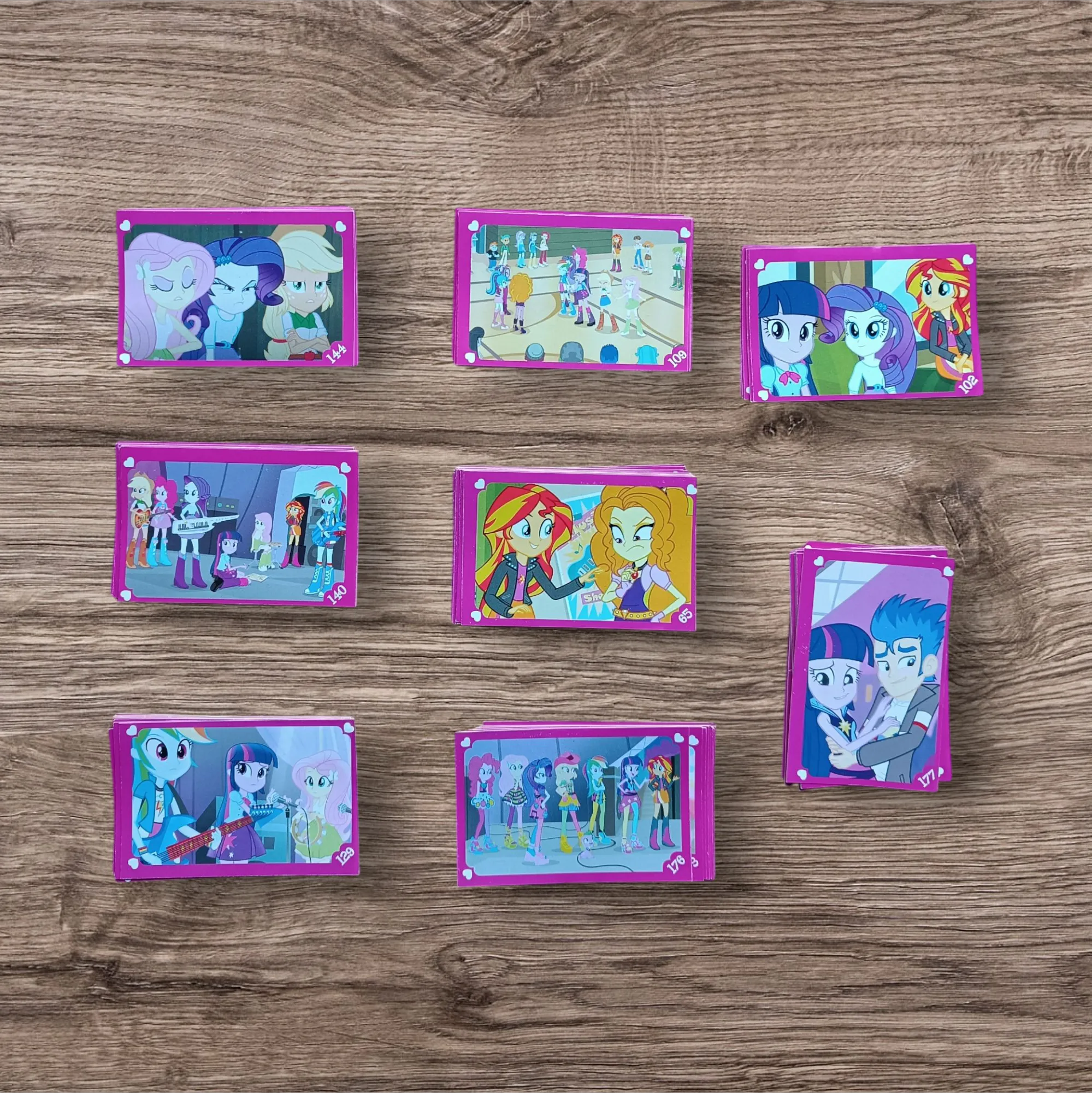 Lote 93 figuritas Equestria Girls