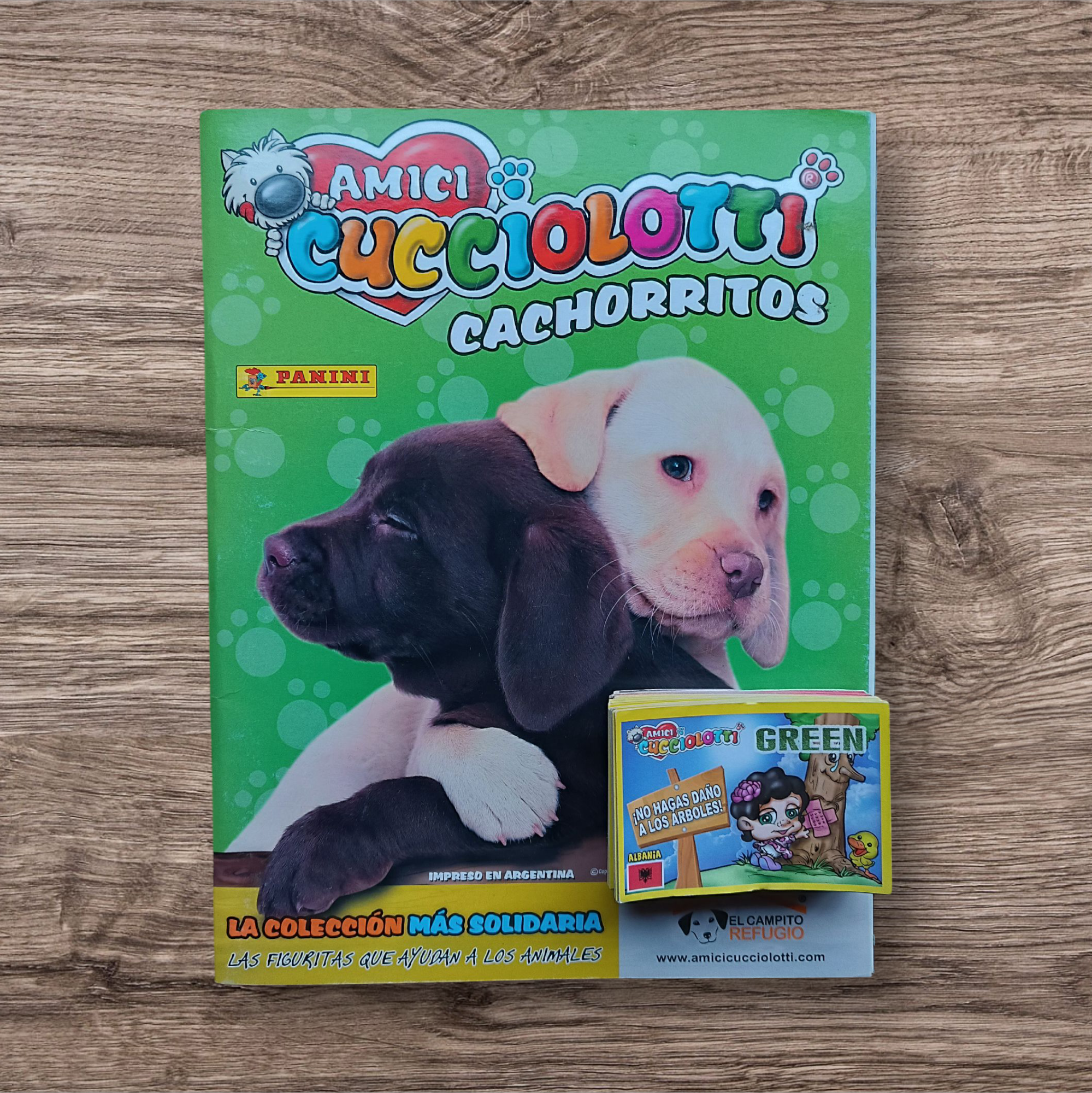 Álbum + 129 figuritas sin repetir Amici Cucciolotti