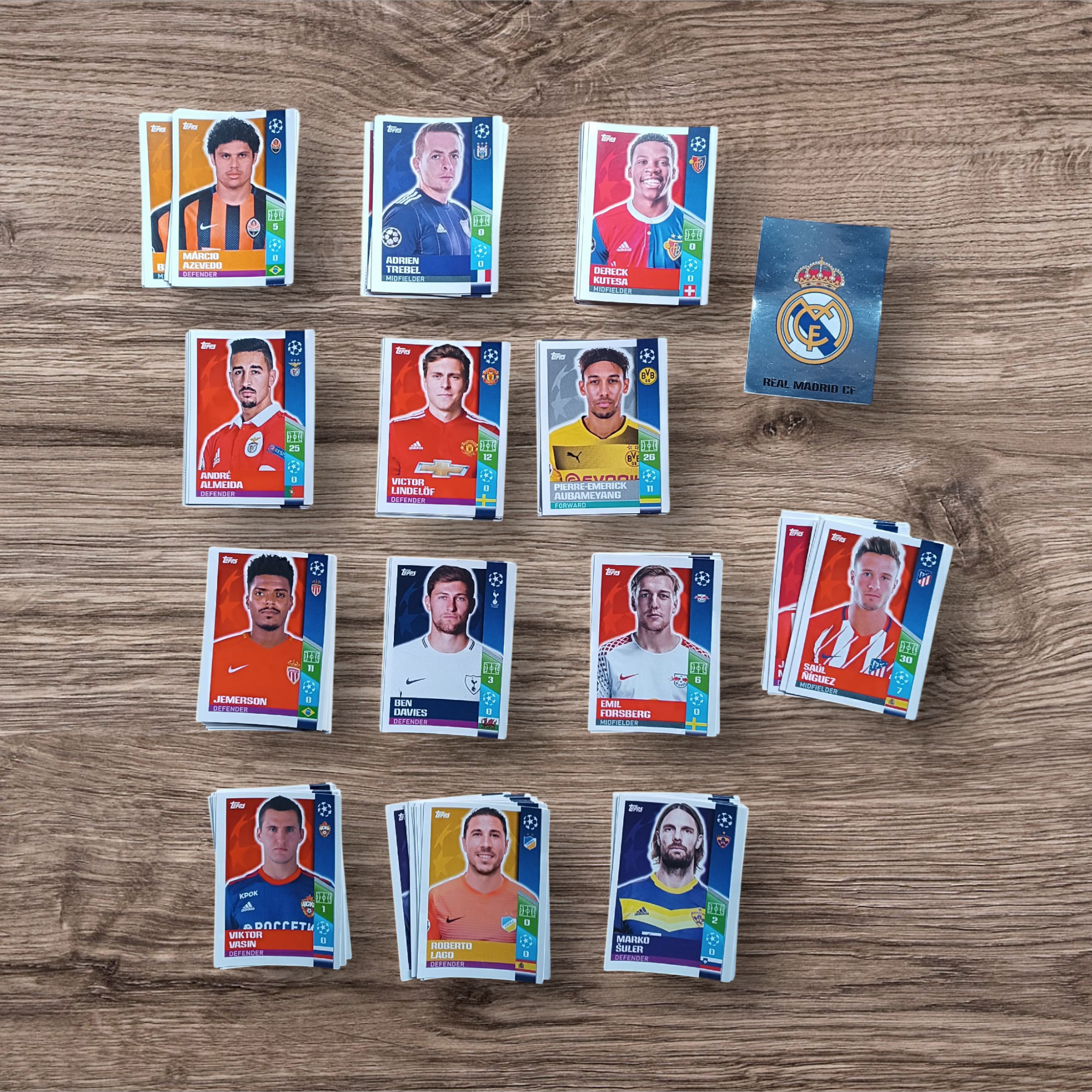 Lote 129 figuritas sin repetir Champions League 2017/18