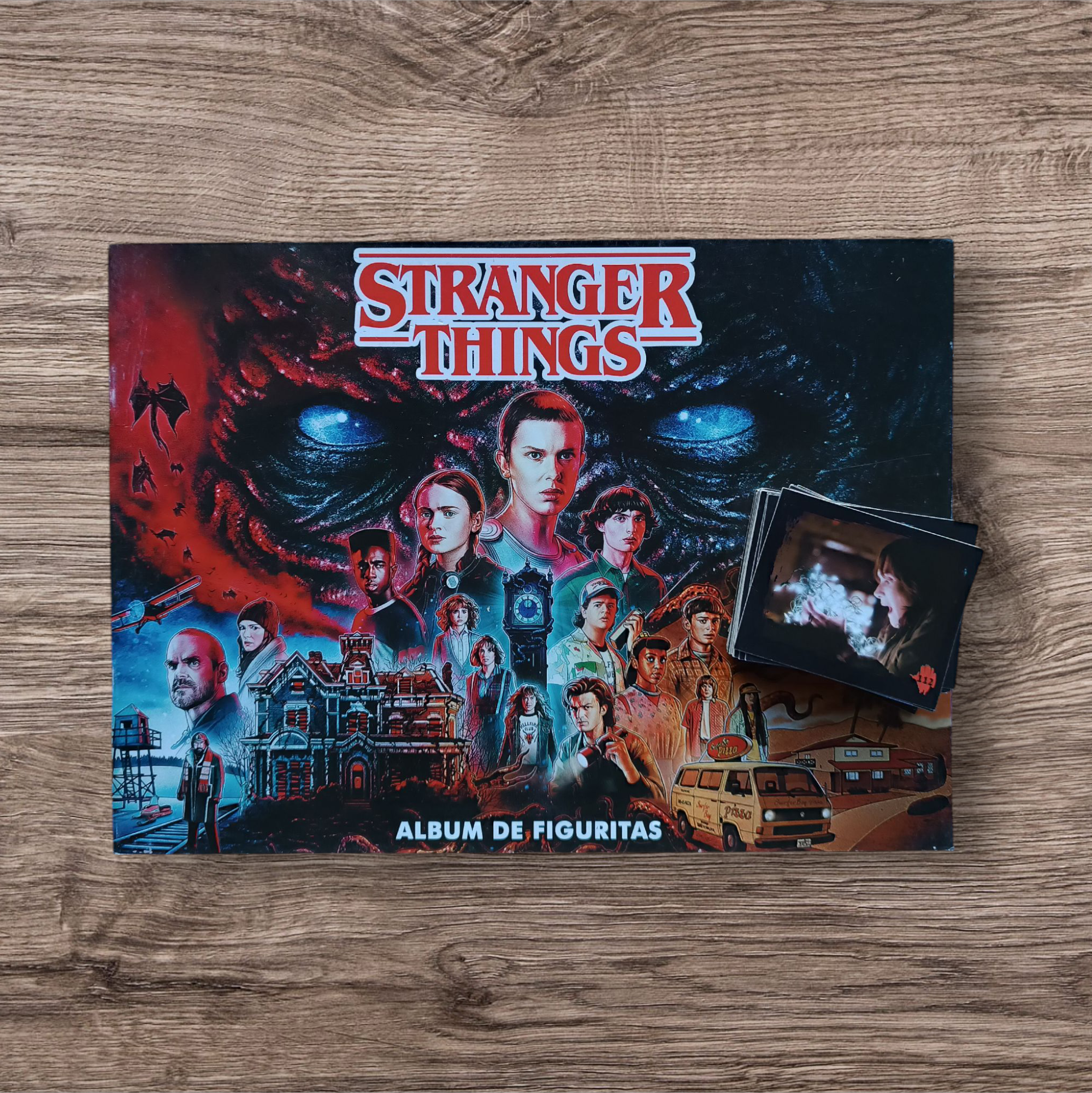 Álbum + 102 figuritas sin repetir Stranger Things