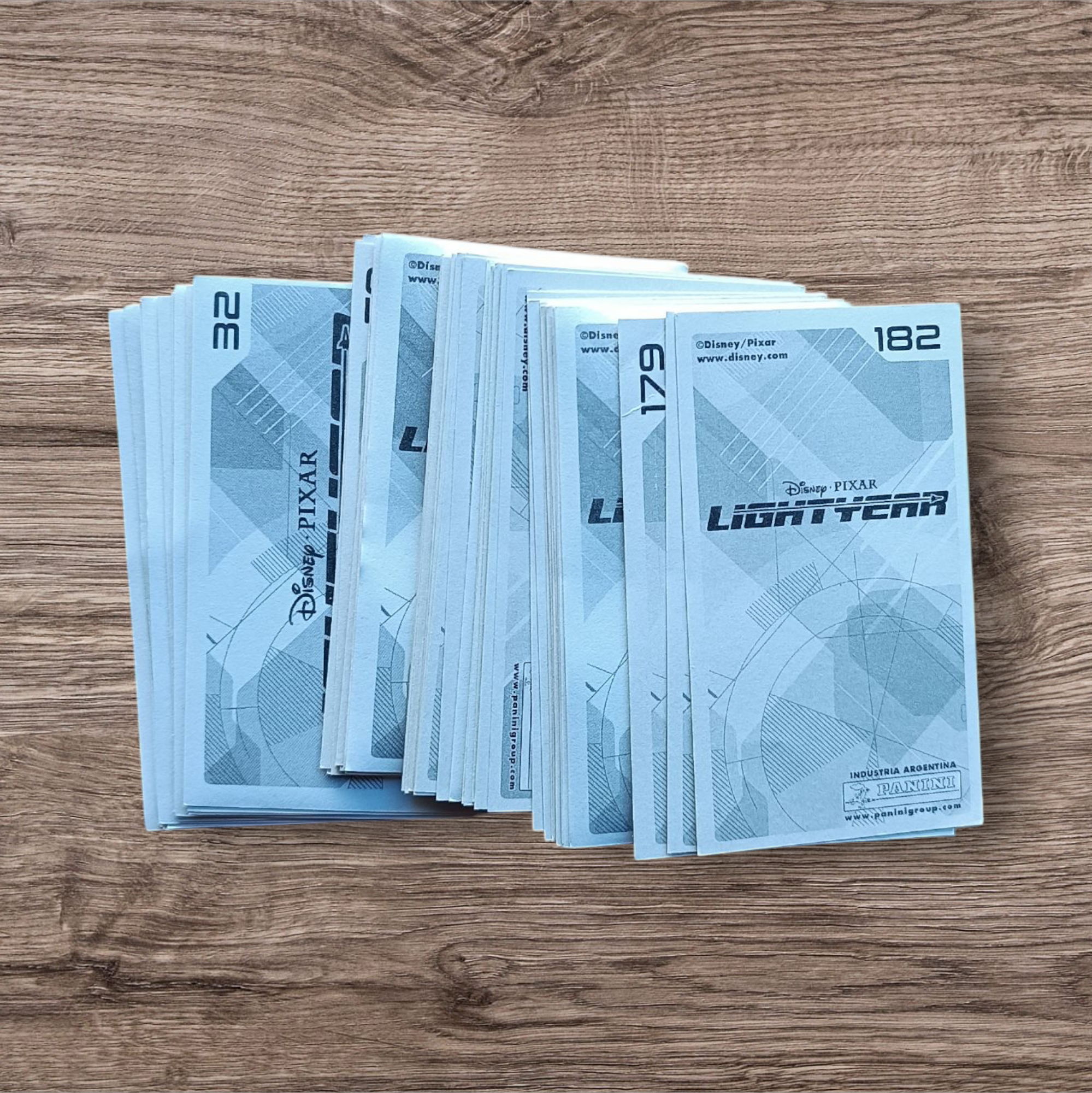 Lote 63 figuritas sin repetir Lightyear