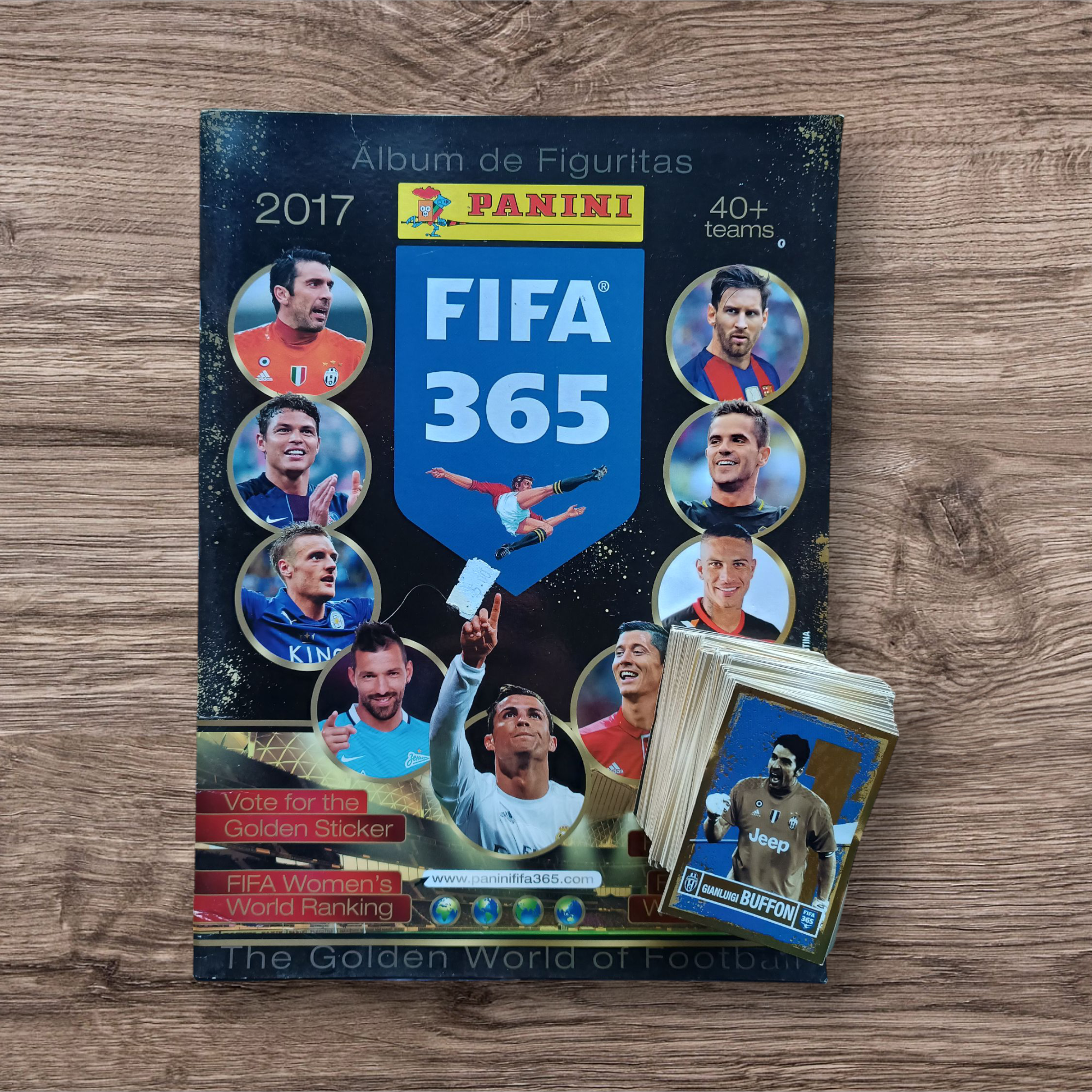 Álbum + 376 figuritas sin repetir FIFA 365 Año 2017