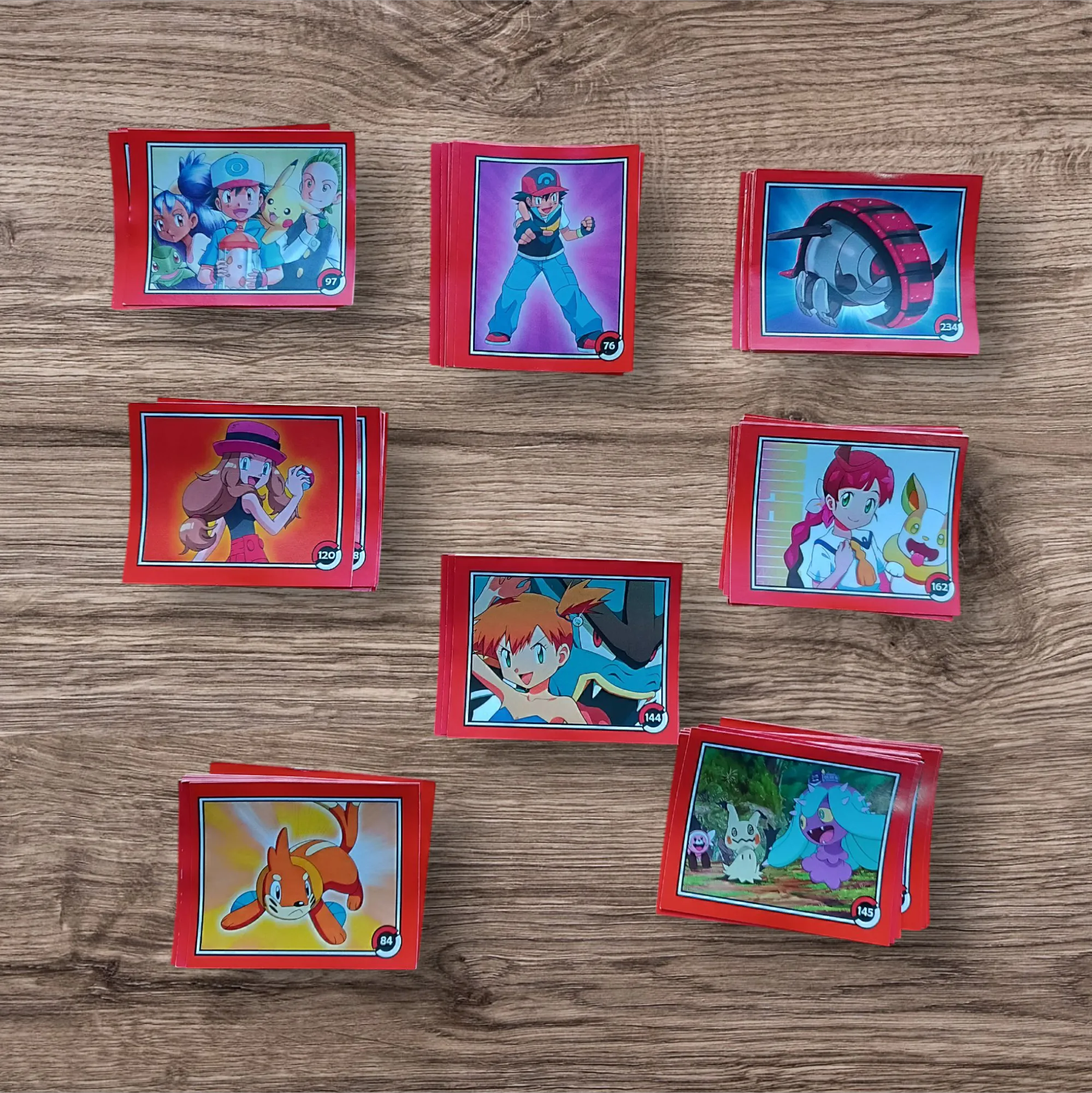 Lote 91 figuritas Pokemon