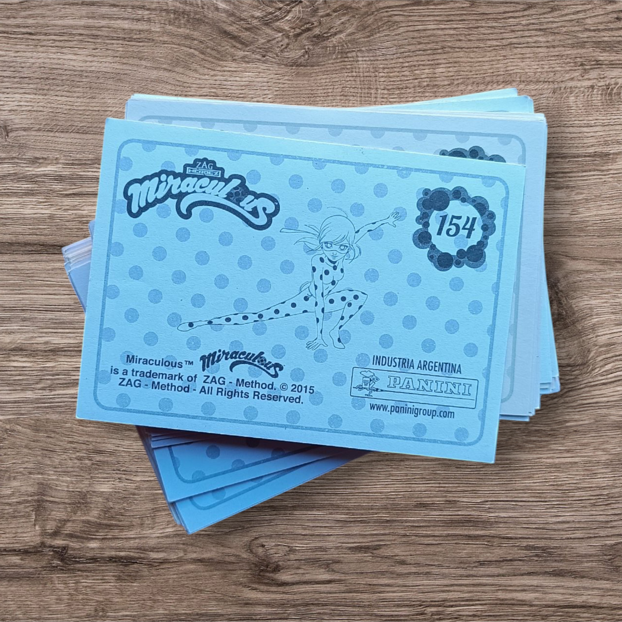 Lote 51 figuritas sin repetir Miraculous 2017