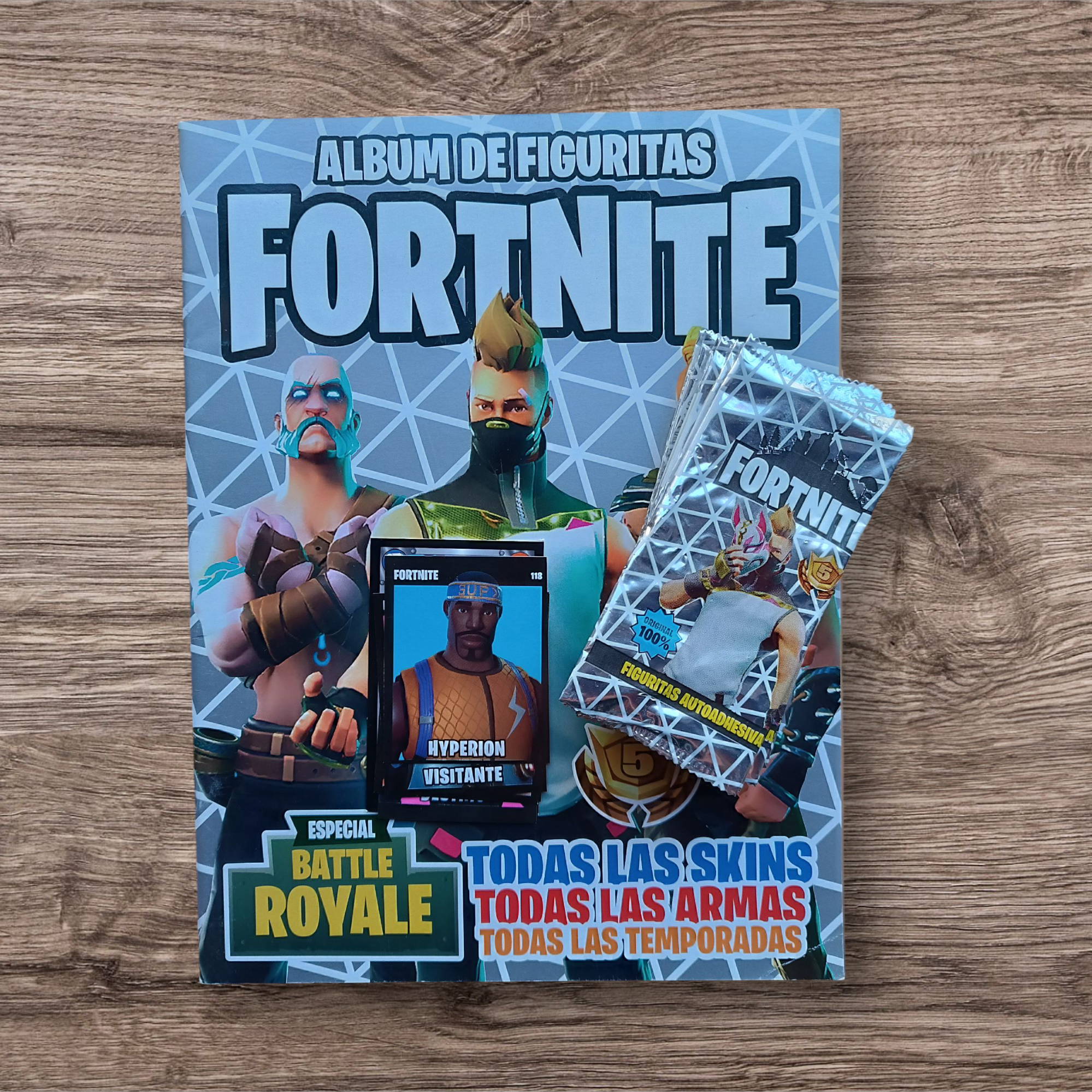 Álbum + 8 sobres + 4 figuritas Fortnite Especial Battle Royale