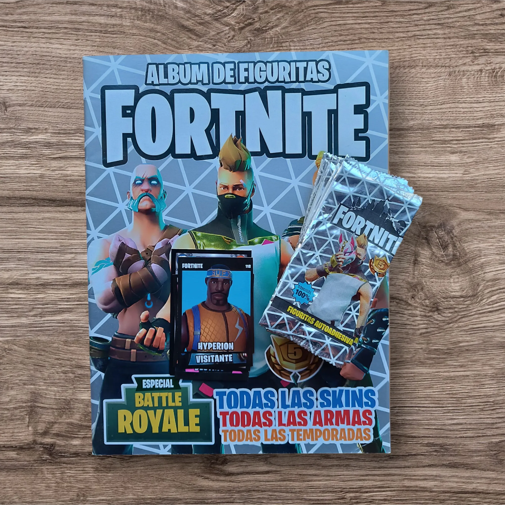 Álbum + 8 sobres + 4 figuritas Fortnite Especial Battle Royale