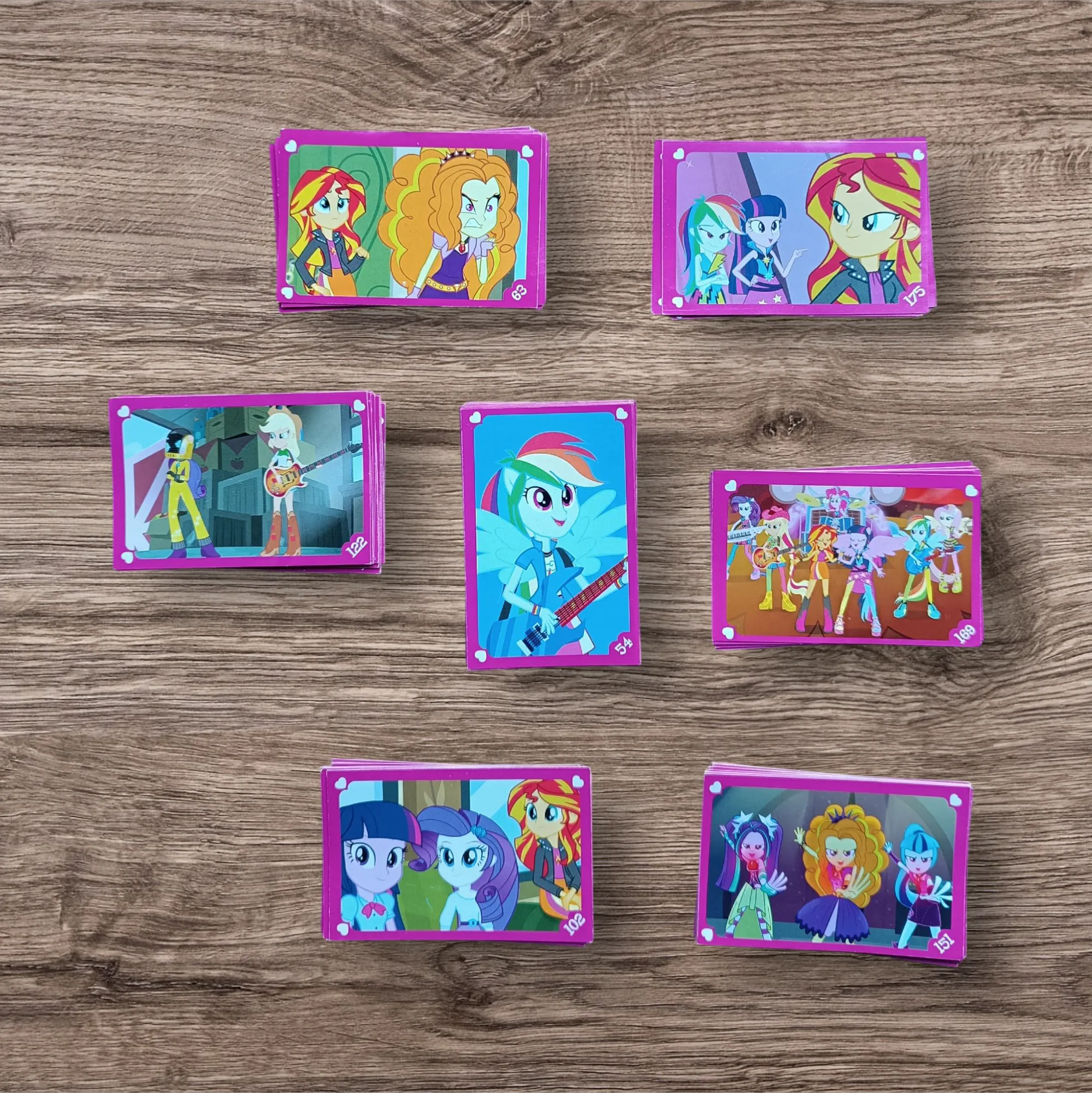 Lote 64 figuritas sin repetir Equestria Girls