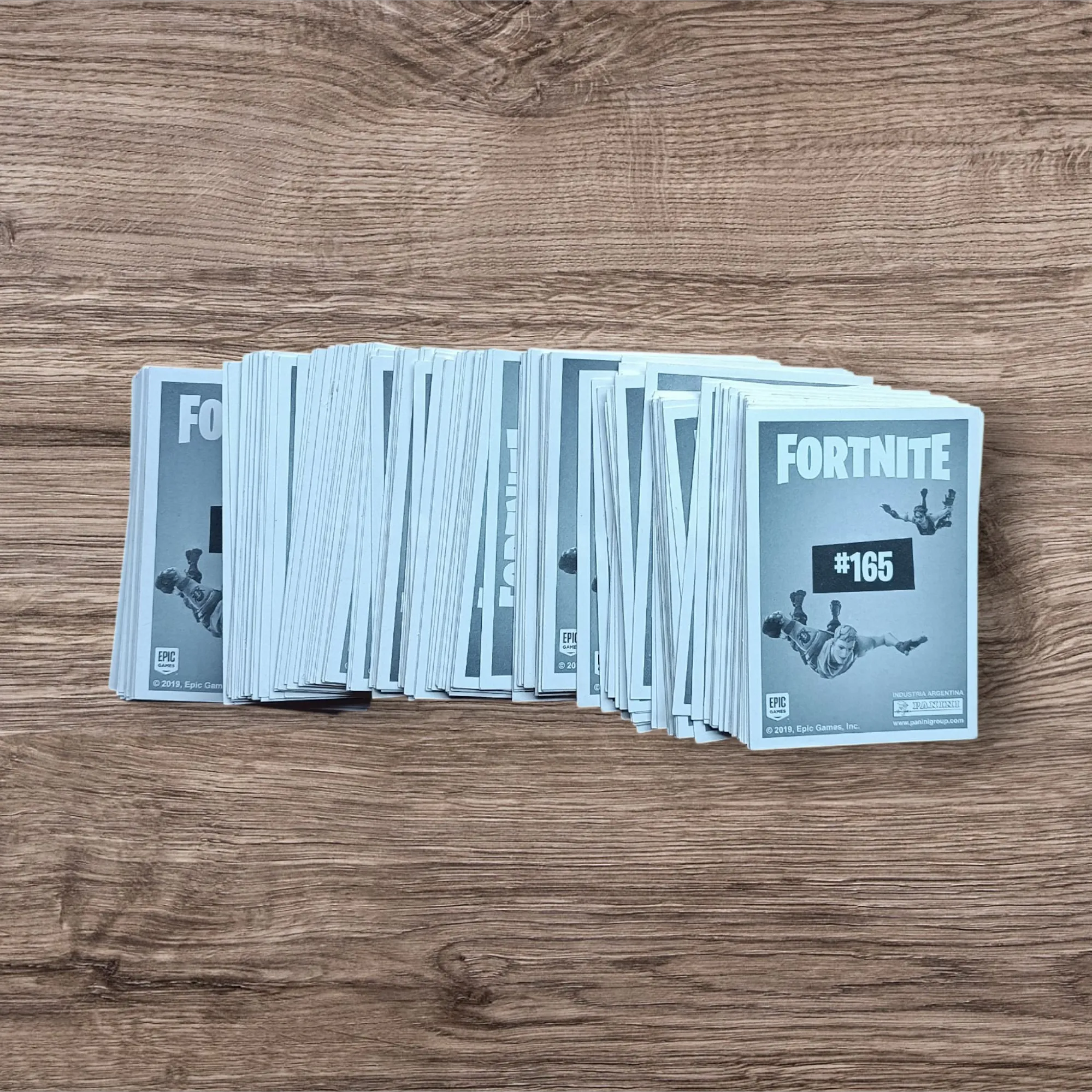 Lote 196 figuritas sin repetir Fortnite, de Panini