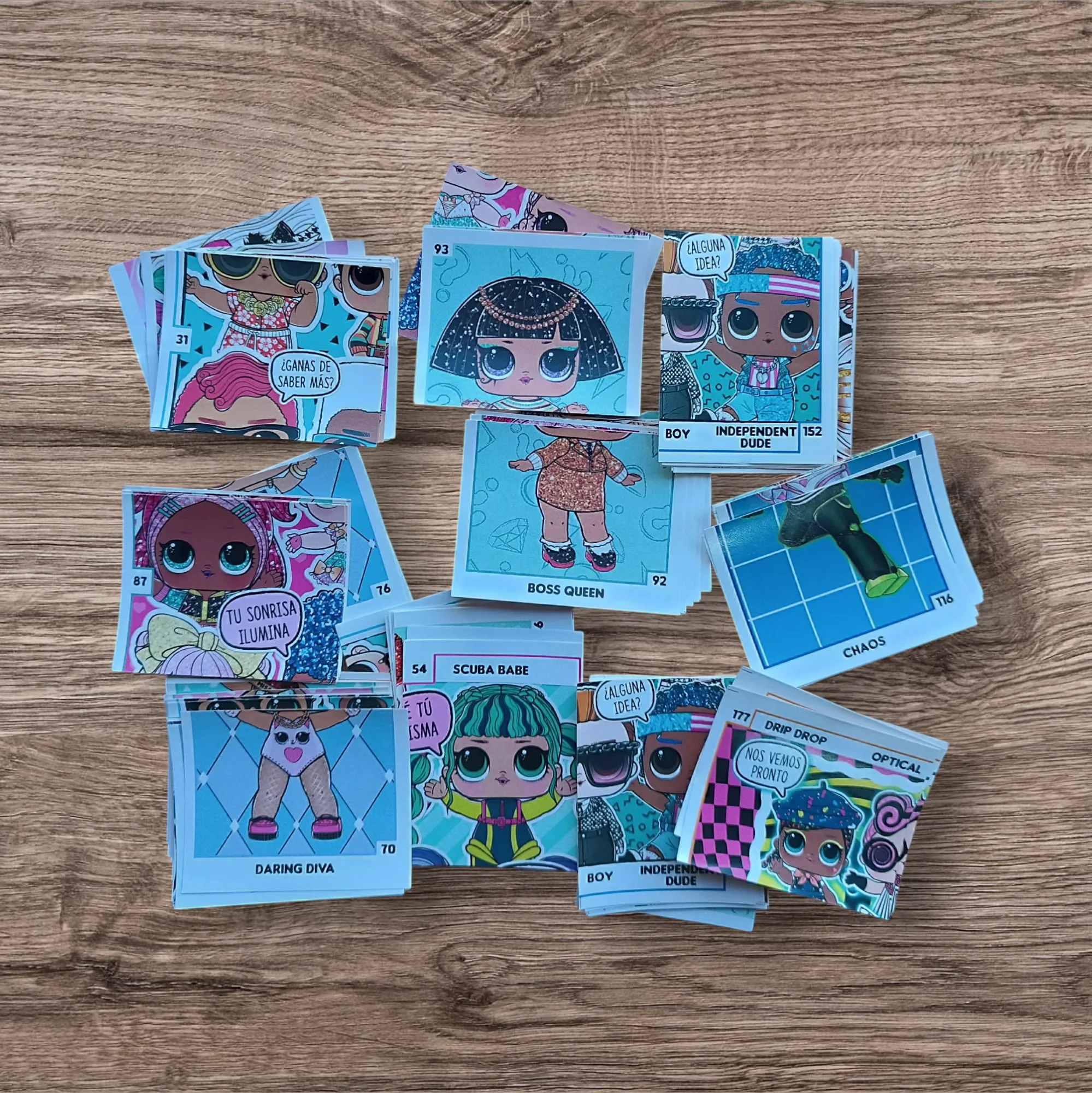 Lote 102 figuritas Lol Surprise