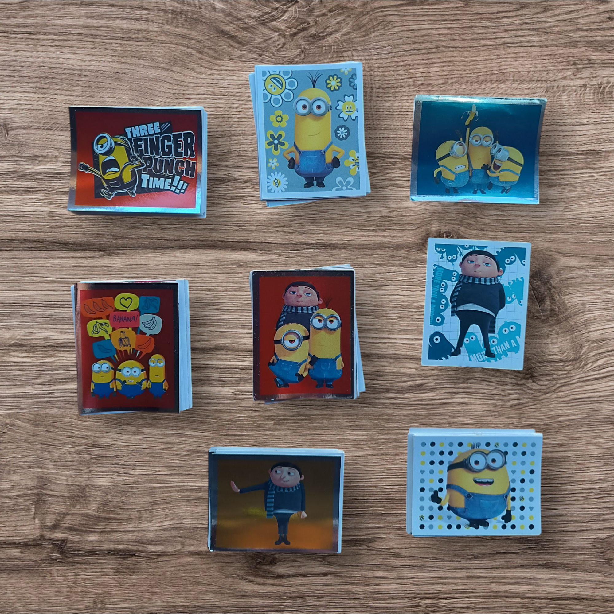 Lote 76 figuritas sin repetir Minions El Origen de Gru