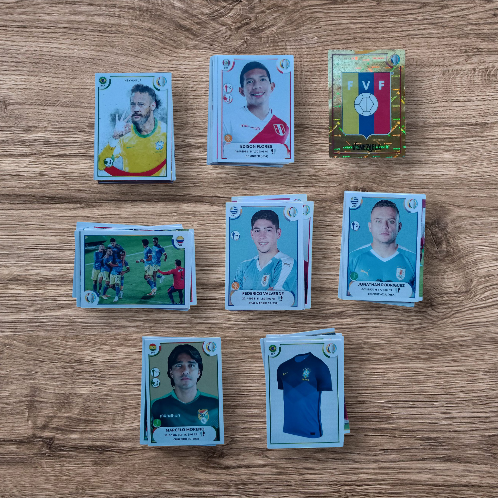 Lote 75 figuritas sin repetir Copa América 2021