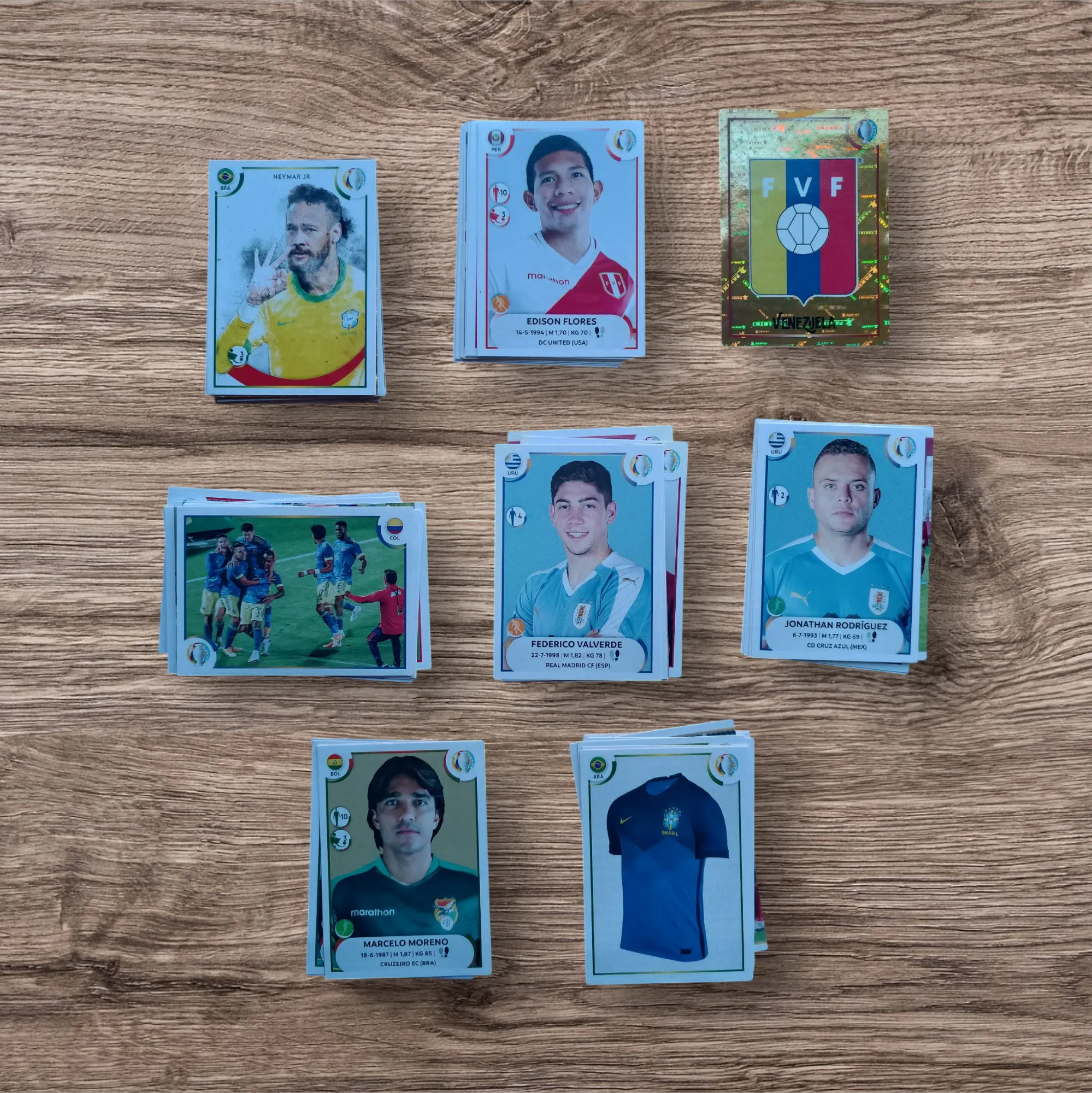 Lote 75 figuritas sin repetir Copa América 2021