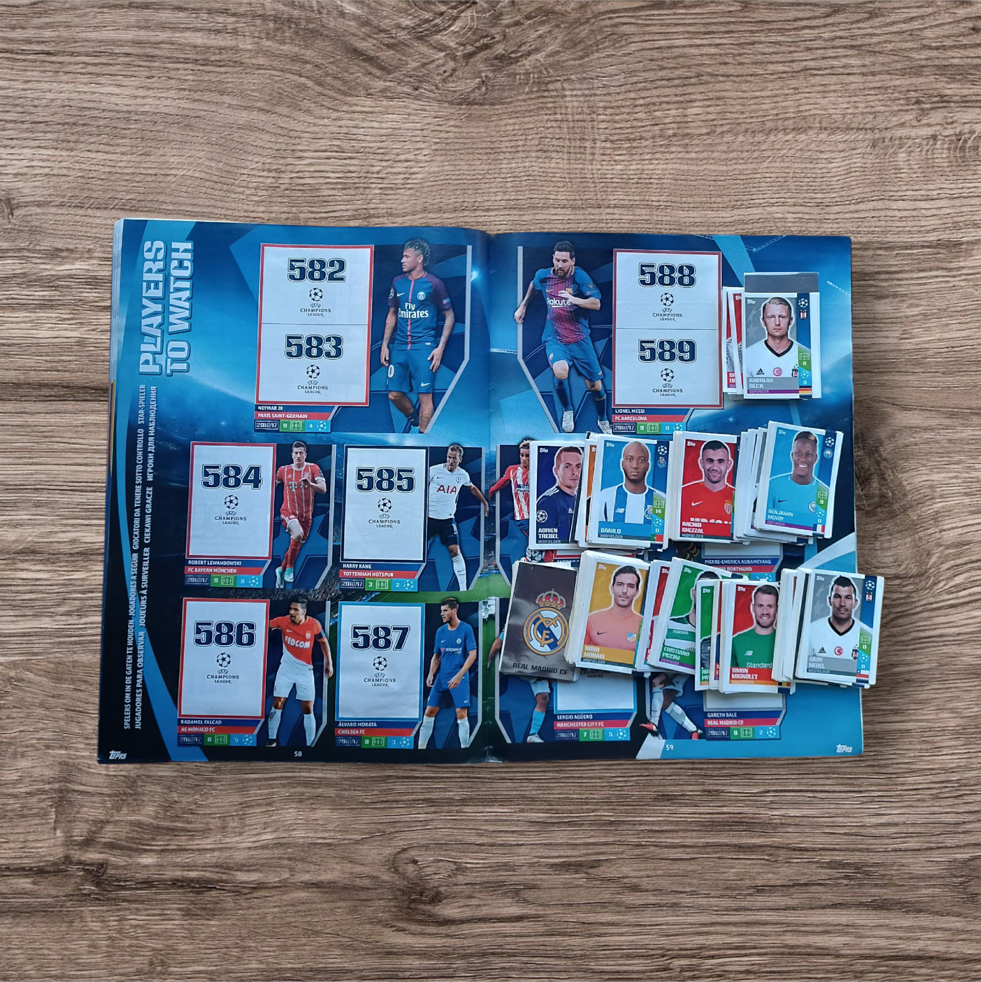 Álbum + 338 figuritas sin repetir Champions League 2017/18