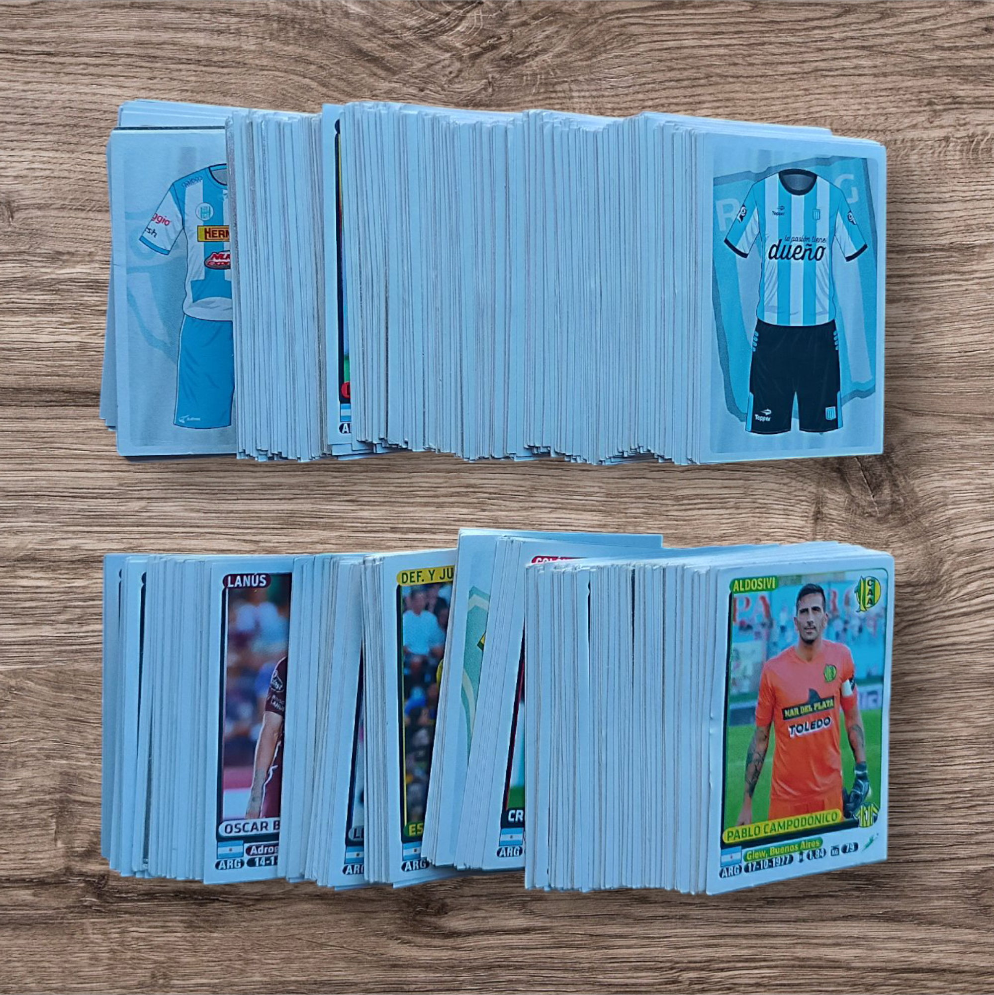 Lote 558 figuritas sin repetir Fútbol Argentino 2015