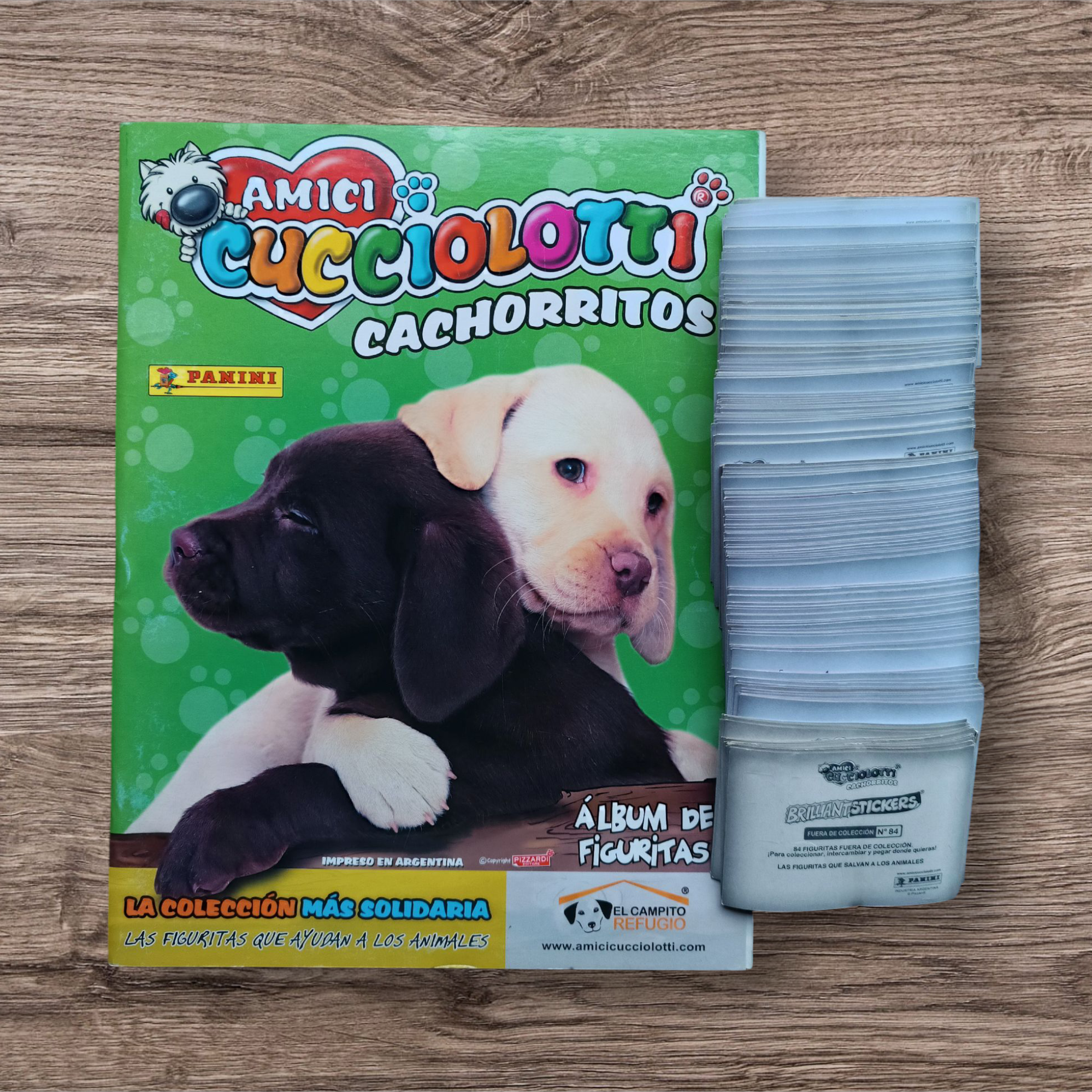 Álbum + 256 figuritas sin repetir Amici Cucciolotti