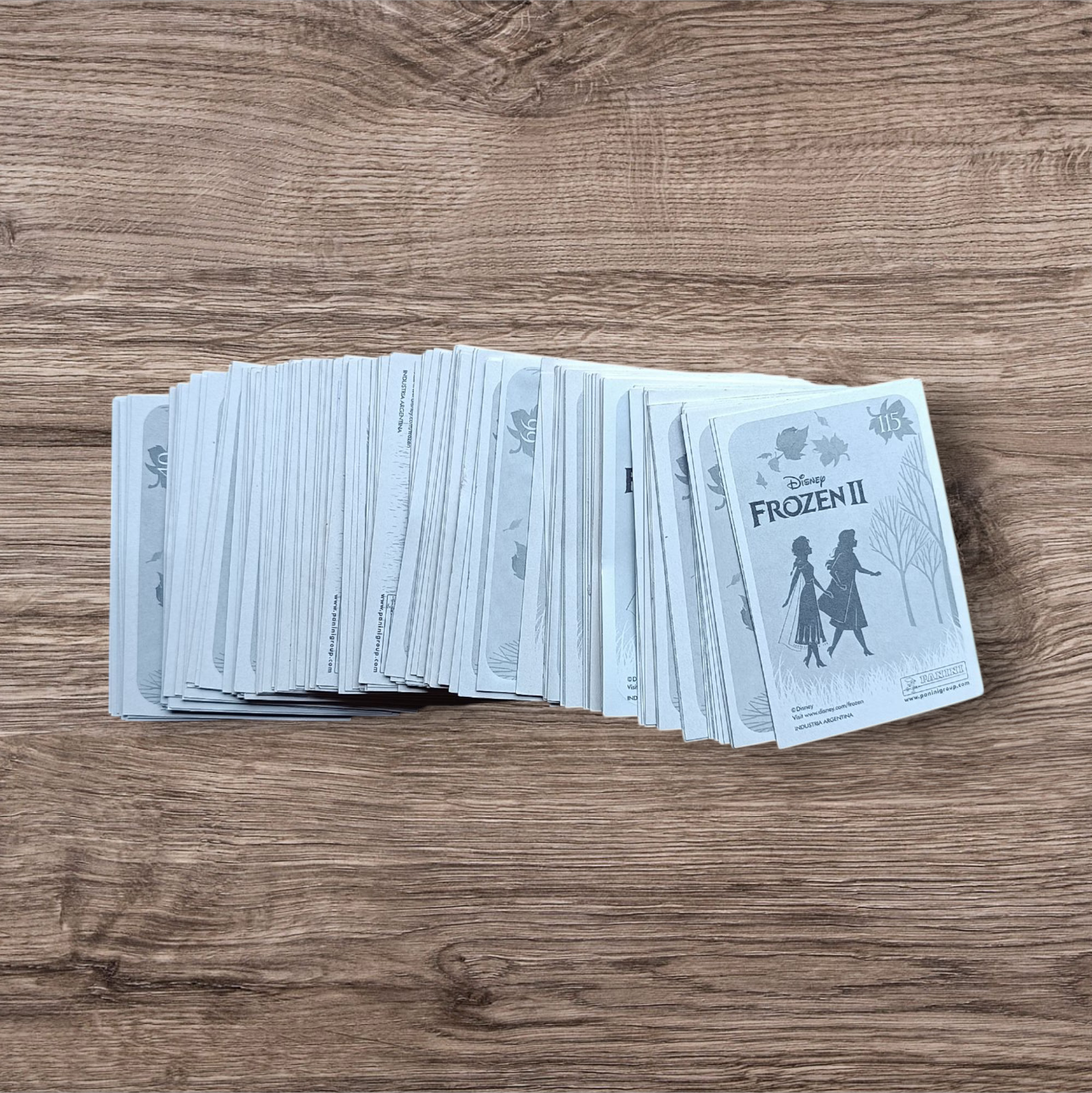 Lote 138 figuritas sin repetir Frozen 2