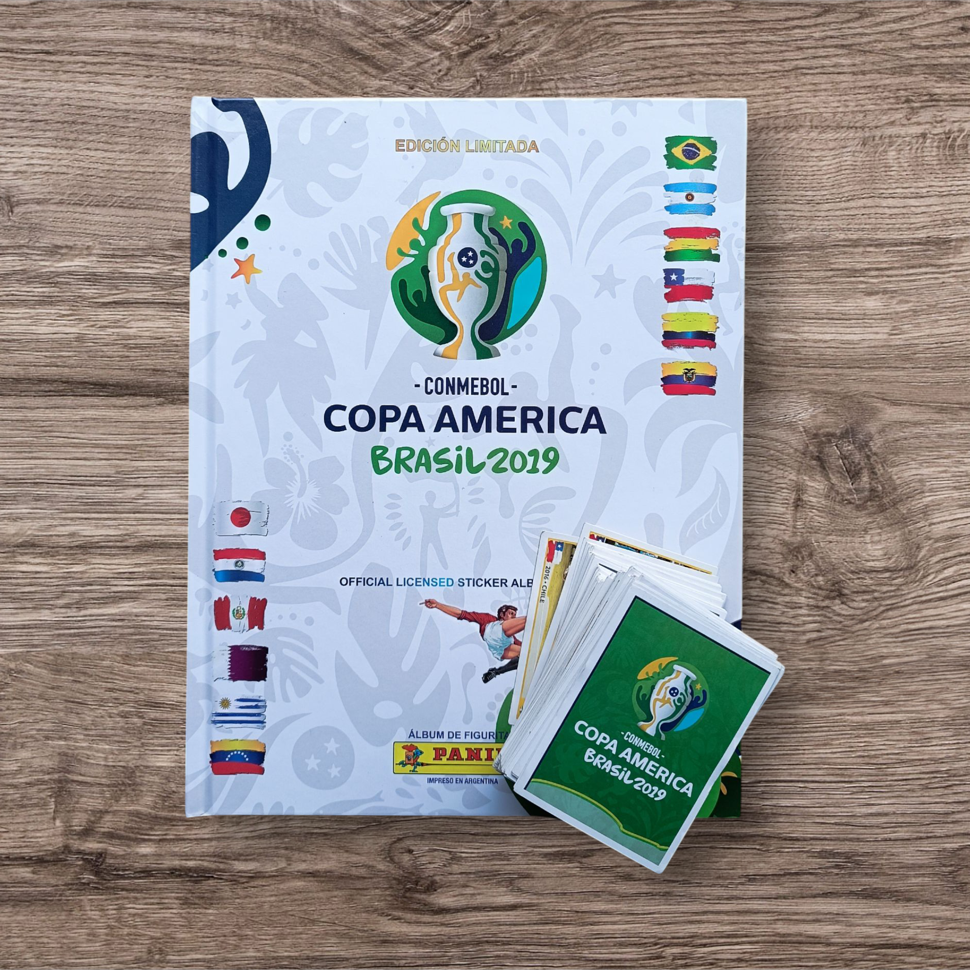 Álbum tapa dura + 350 figuritas sin repetir Copa América 2019