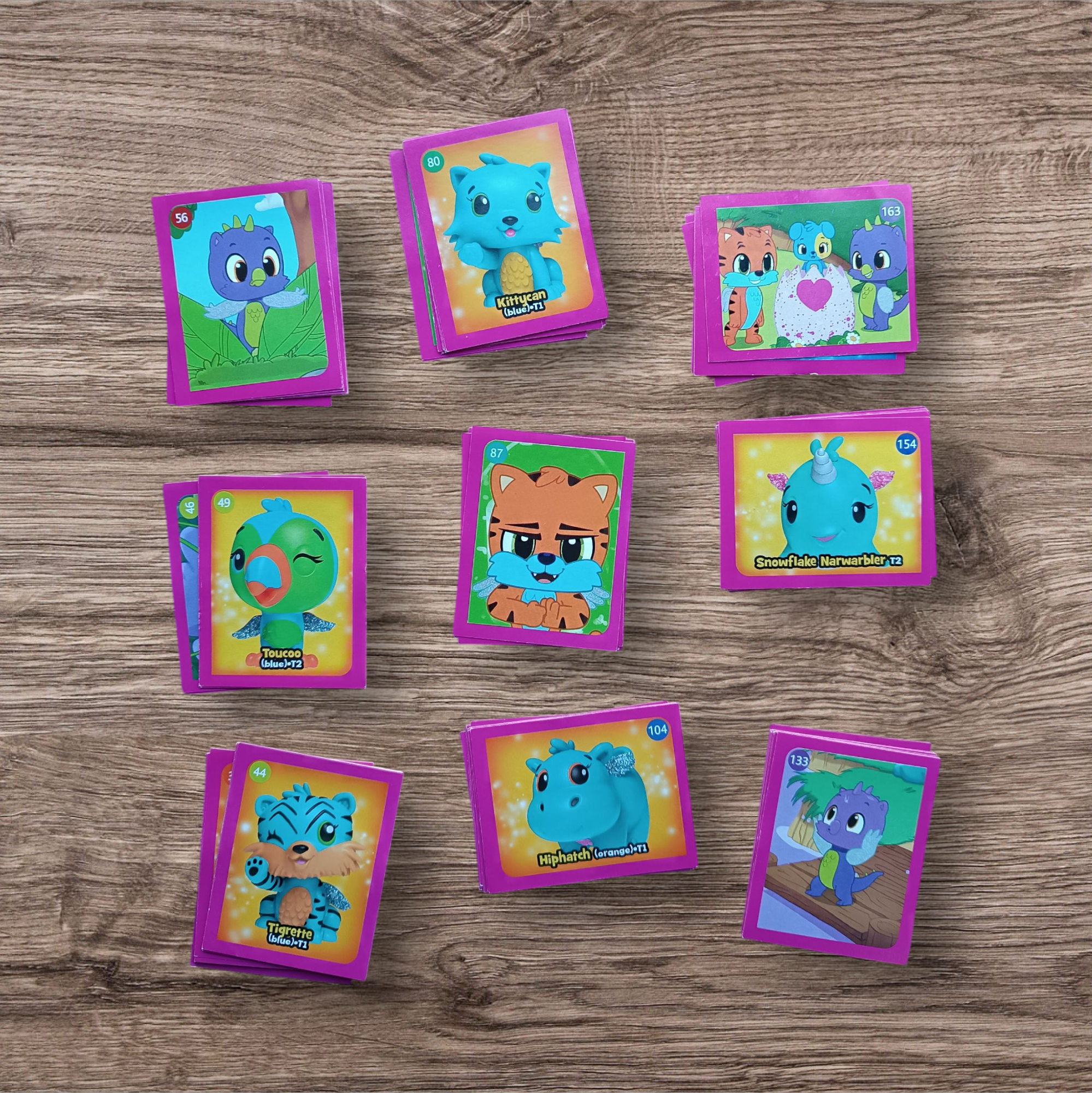 Lote 83 figuritas sin repetir Hatchimals