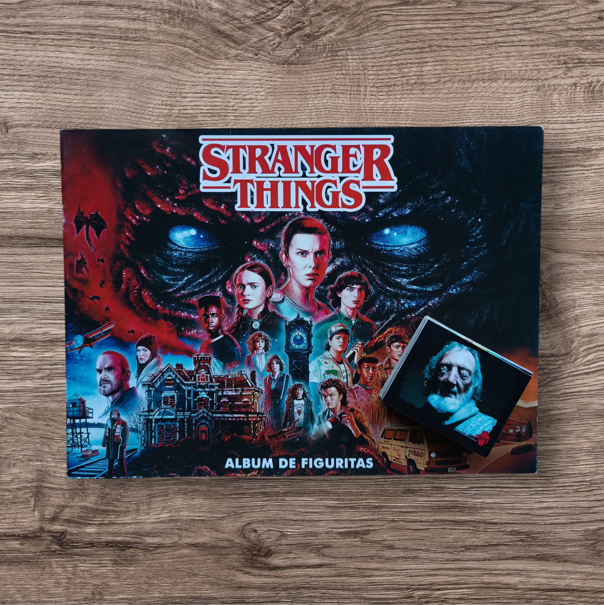 Álbum + 102 figuritas sin repetir Stranger Things