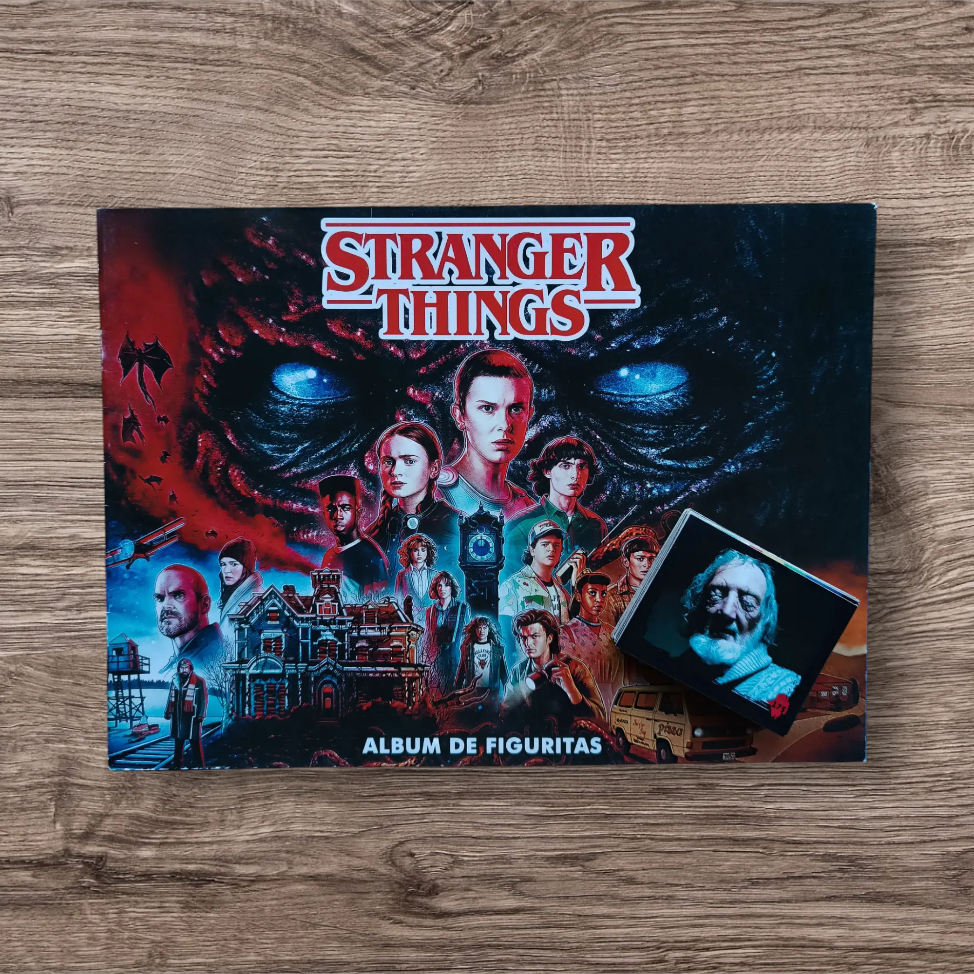 Álbum + 102 figuritas sin repetir Stranger Things