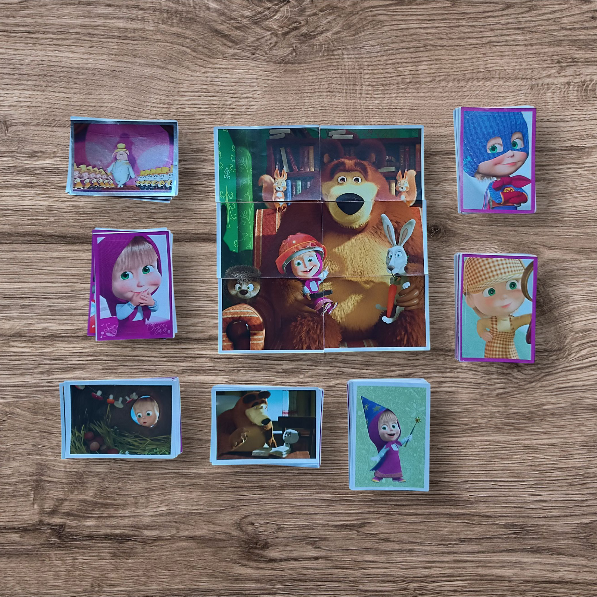 Lote 164 figuritas sin repetir Masha y el Oso