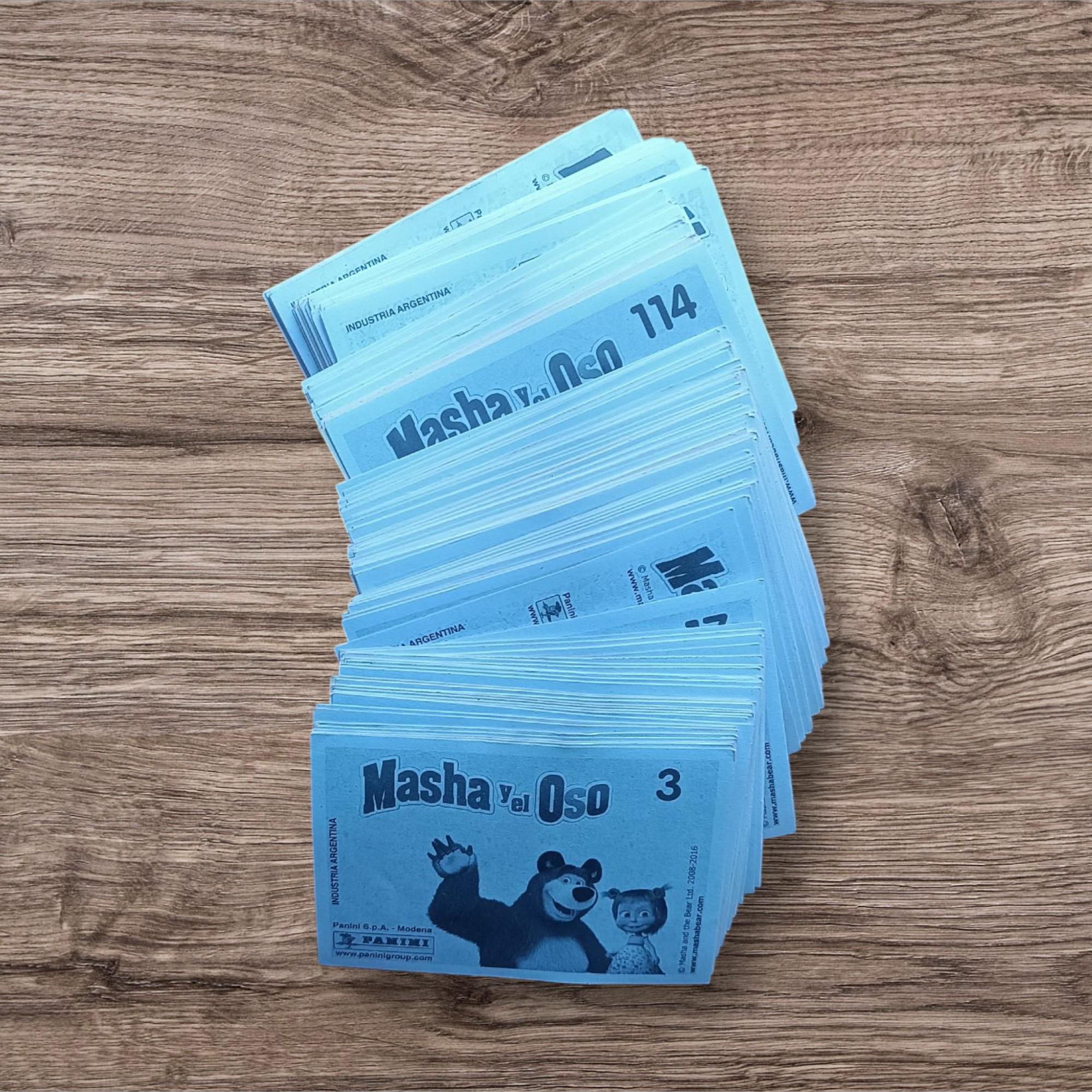 Lote 164 figuritas sin repetir Masha y el Oso