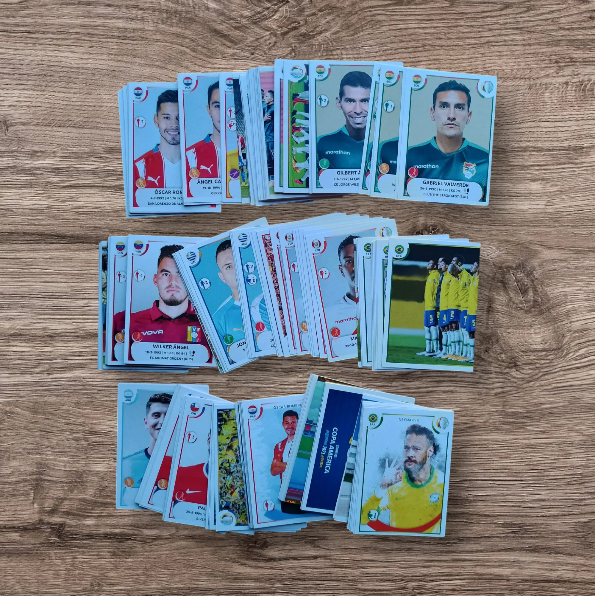 Lote 176 figuritas sin repetir Copa América 2021