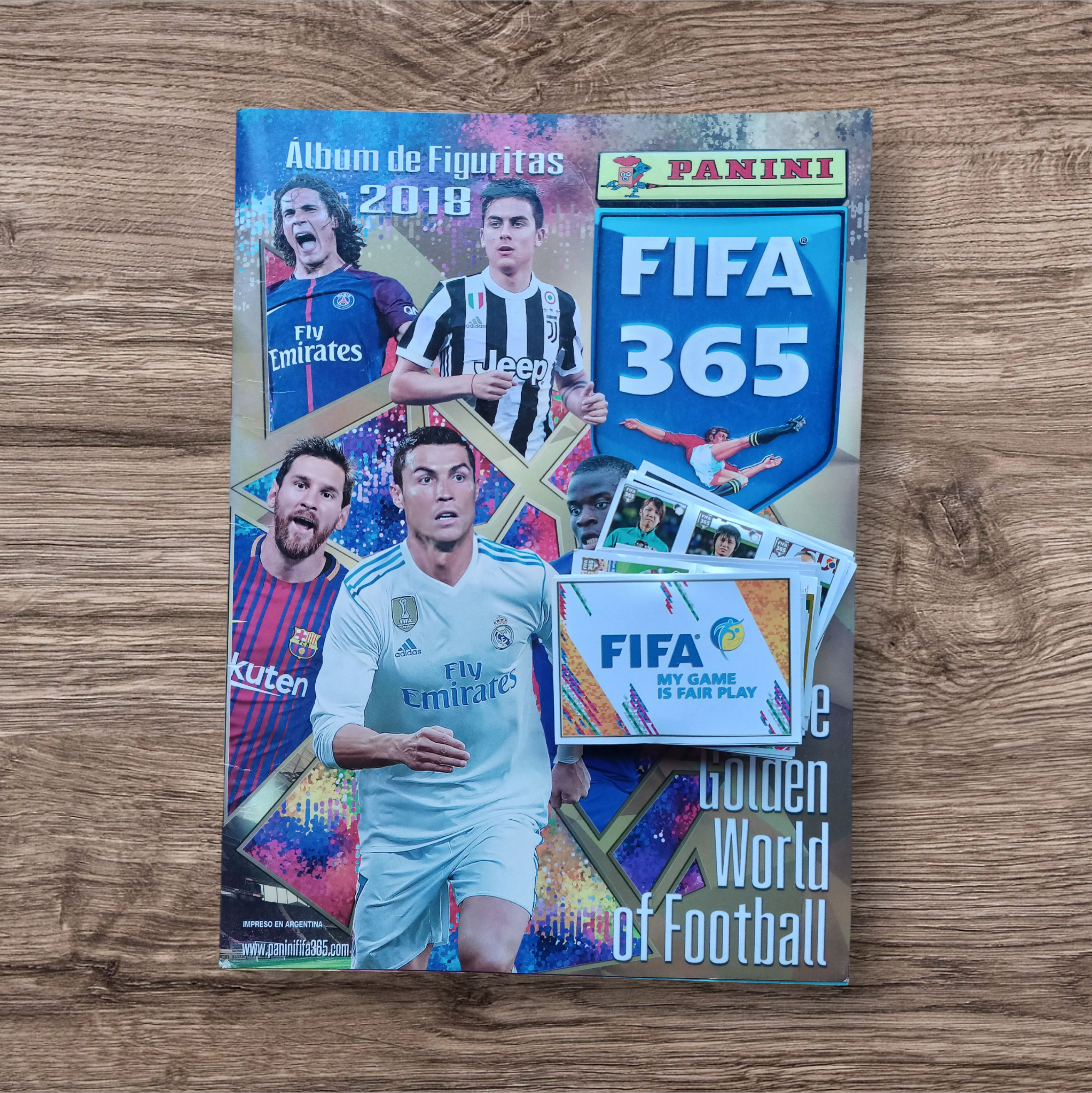 Álbum + 104 figuritas sin repetir FIFA 365 2018