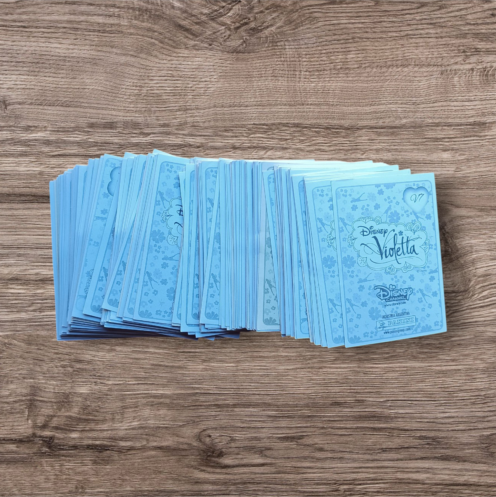 Lote 163 figuritas sin repetir Violetta