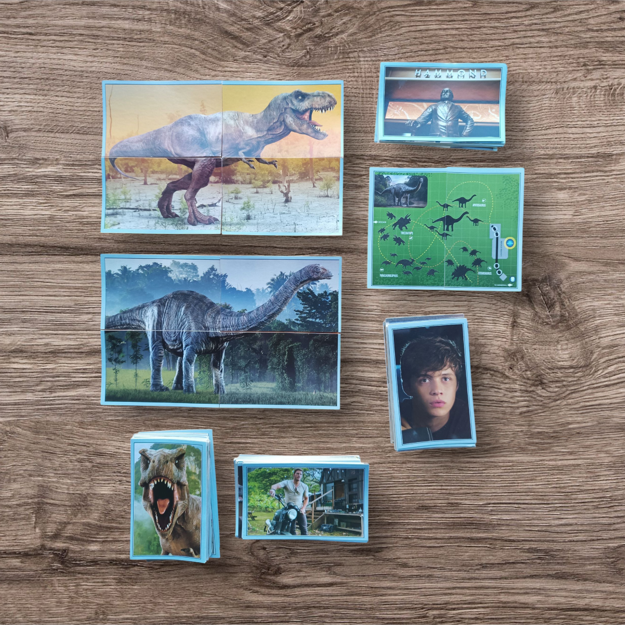 Lote 172 figuritas sin repetir Jurassic World