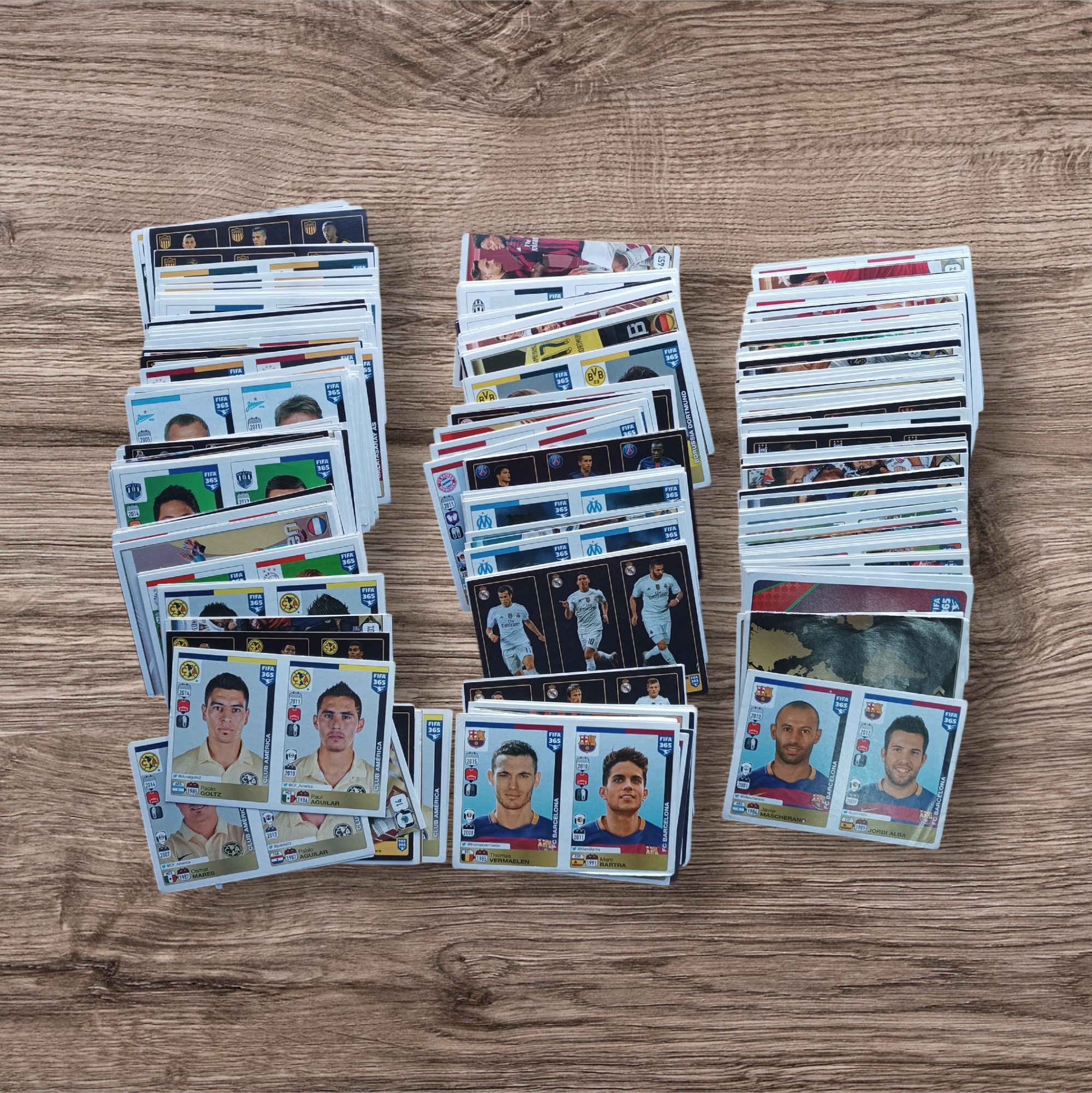 Lote 356 figuritas sin repetir FIFA 365 Año 2016