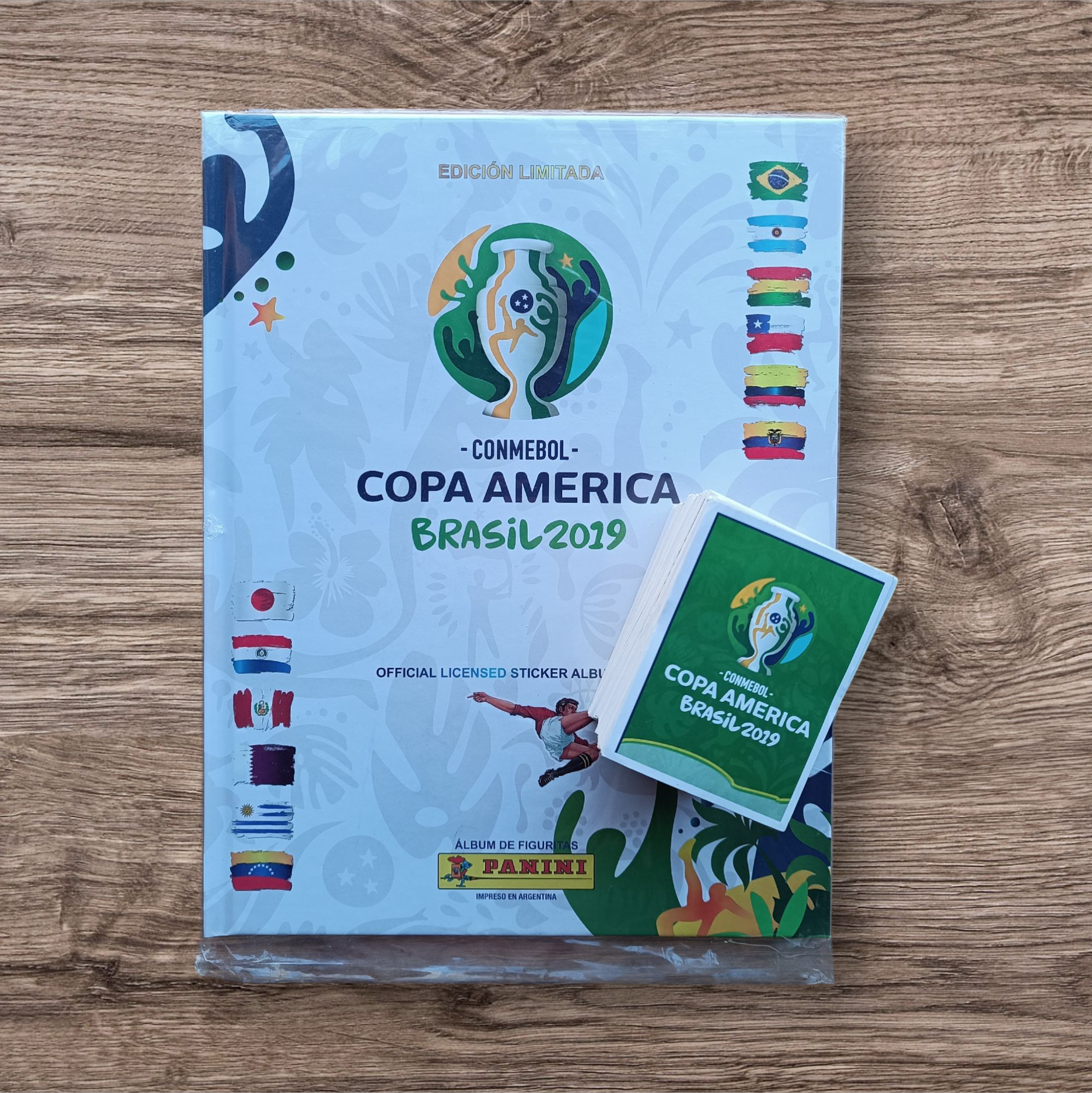 Álbum tapa dura + 369 figuritas sin repetir Copa América 2019