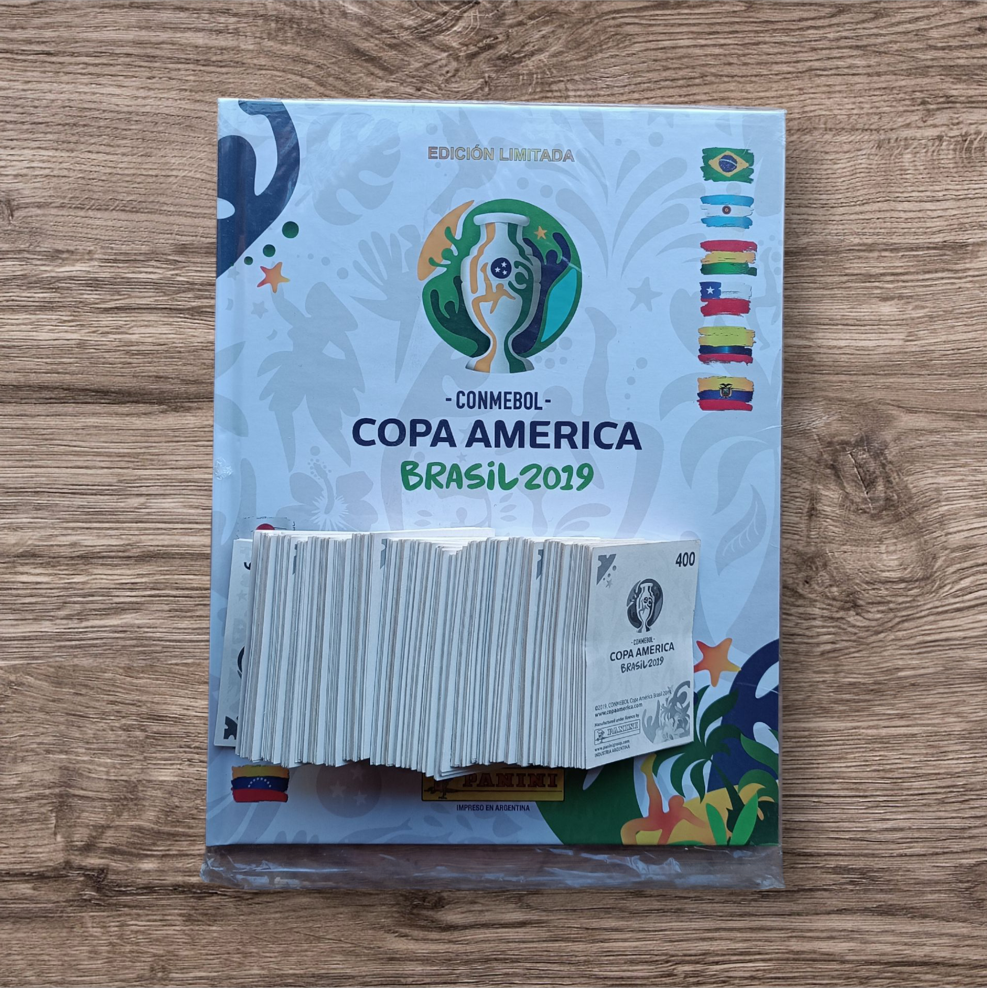 Álbum tapa dura + 369 figuritas sin repetir Copa América 2019