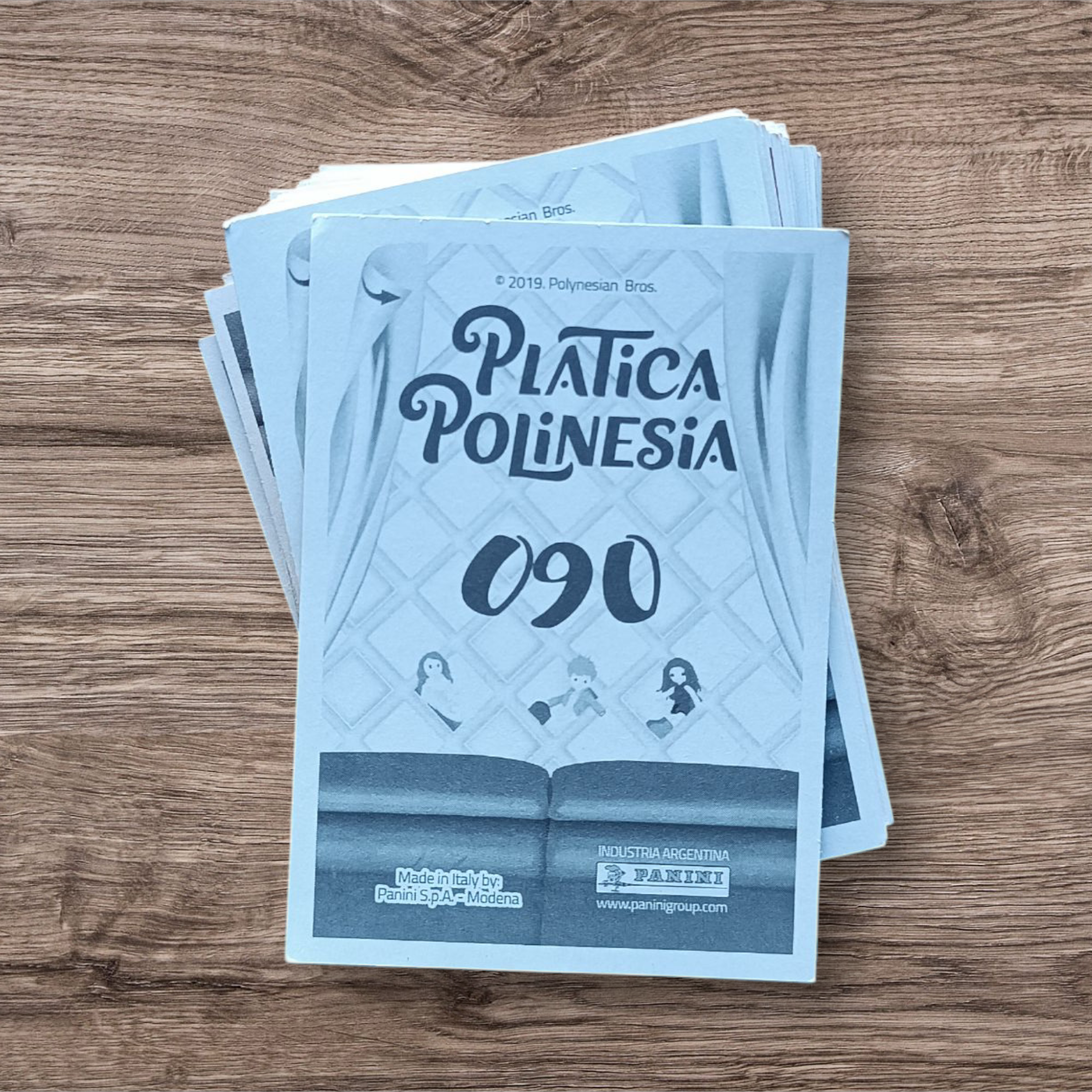 Lote 75 figuritas sin repetir Plática Polinesia