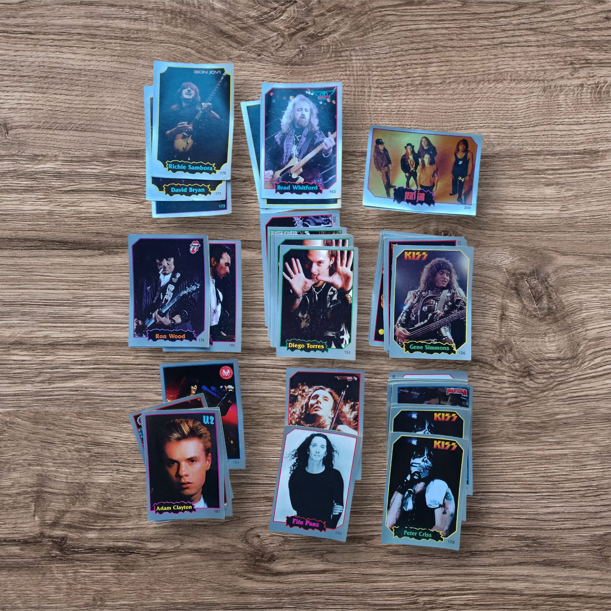 Lote 93 figuritas y cartas Rock