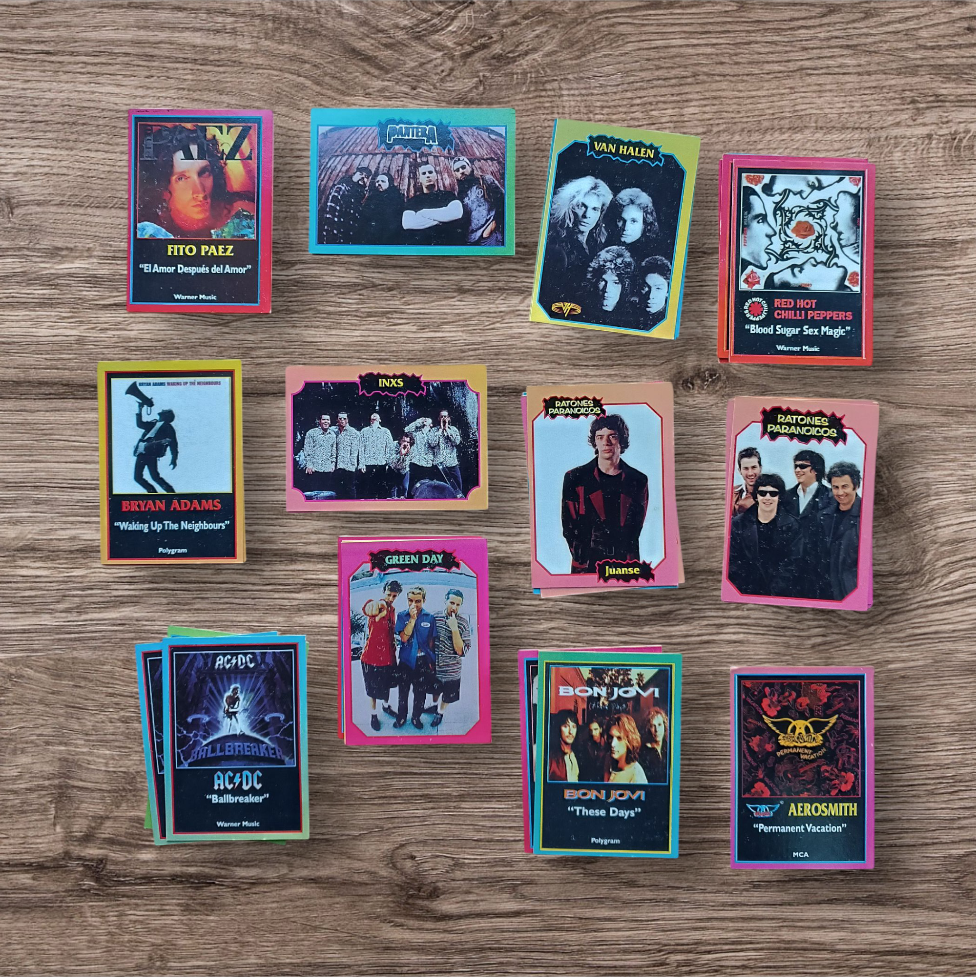 Lote 93 figuritas y cartas Rock