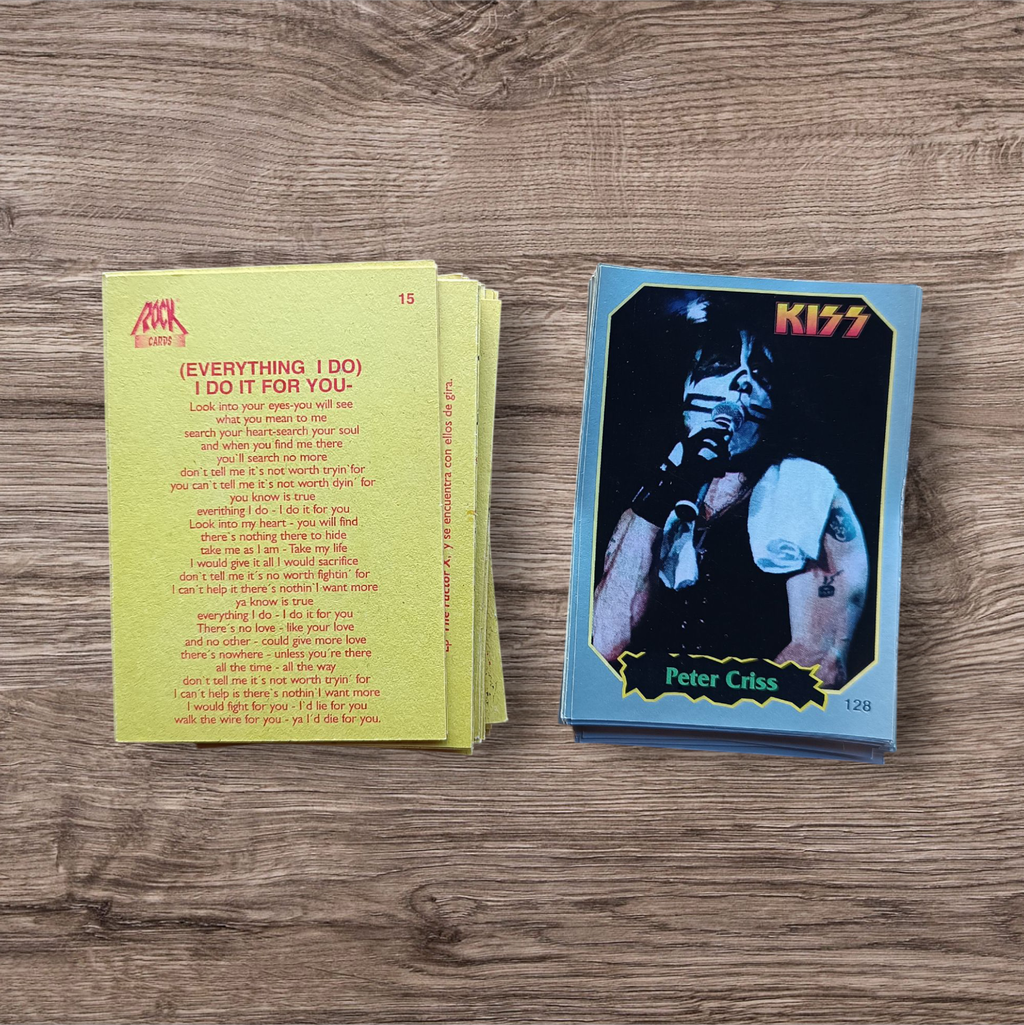 Lote 93 figuritas y cartas Rock