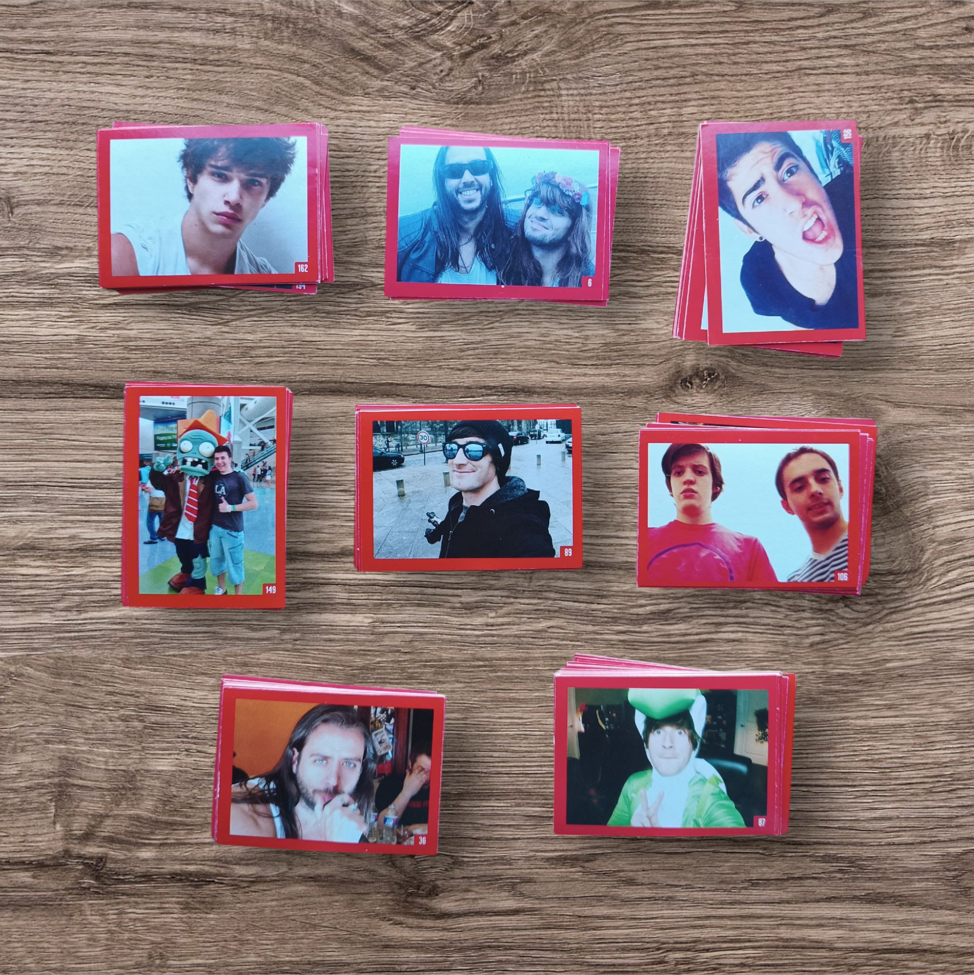 Lote 88 figuritas Youtubers