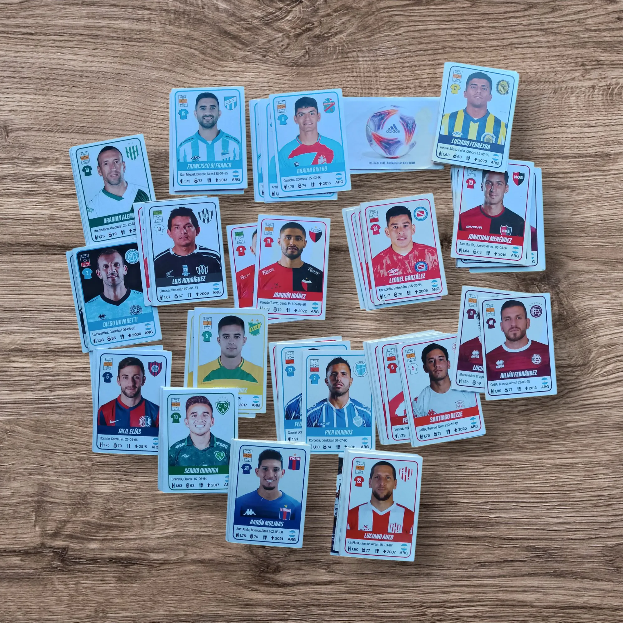 Lote 198 figuritas sin repetir Fútbol Argentino 2023