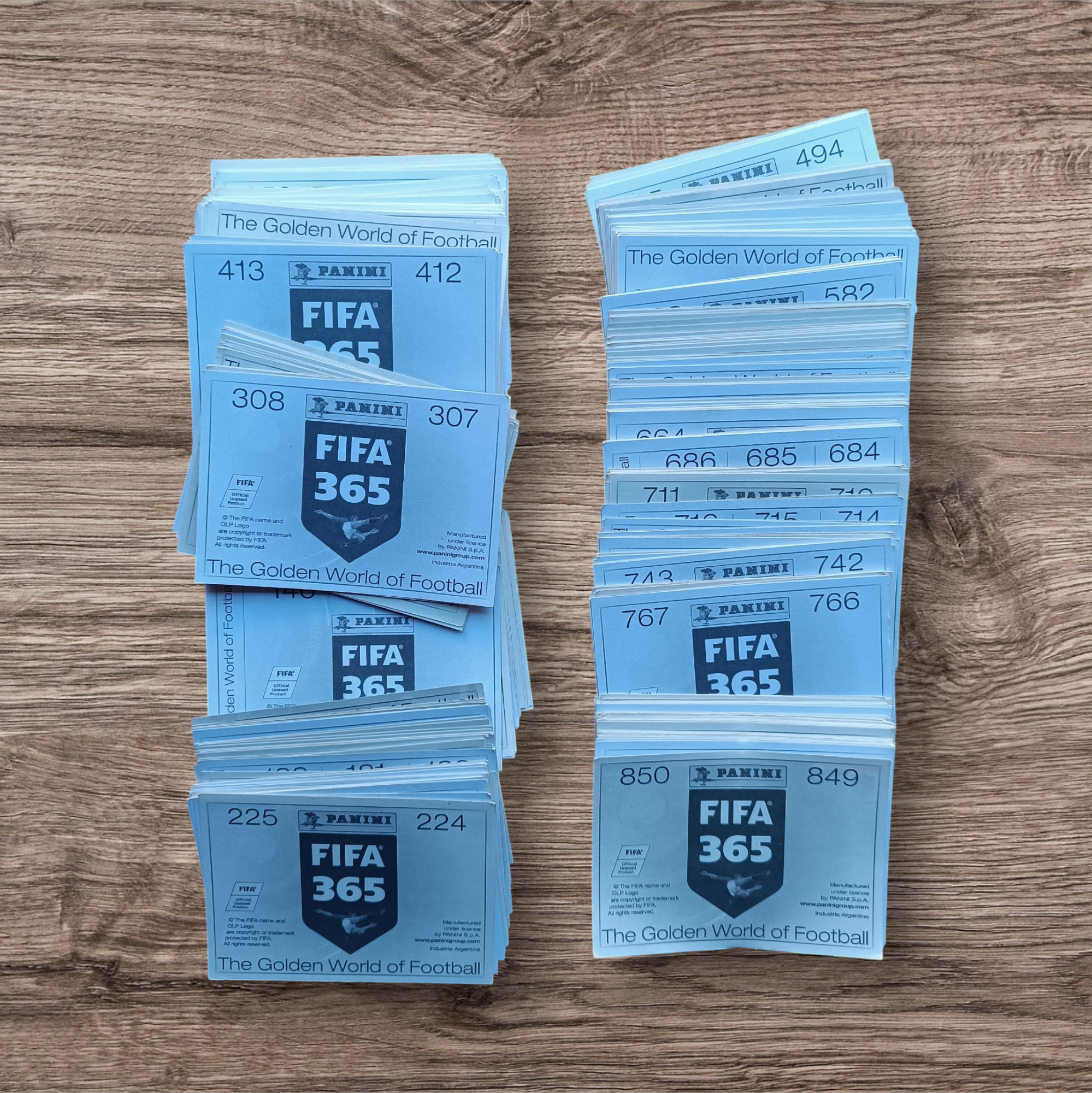 Lote 368 figuritas sin repetir de FIFA 365 del 2016