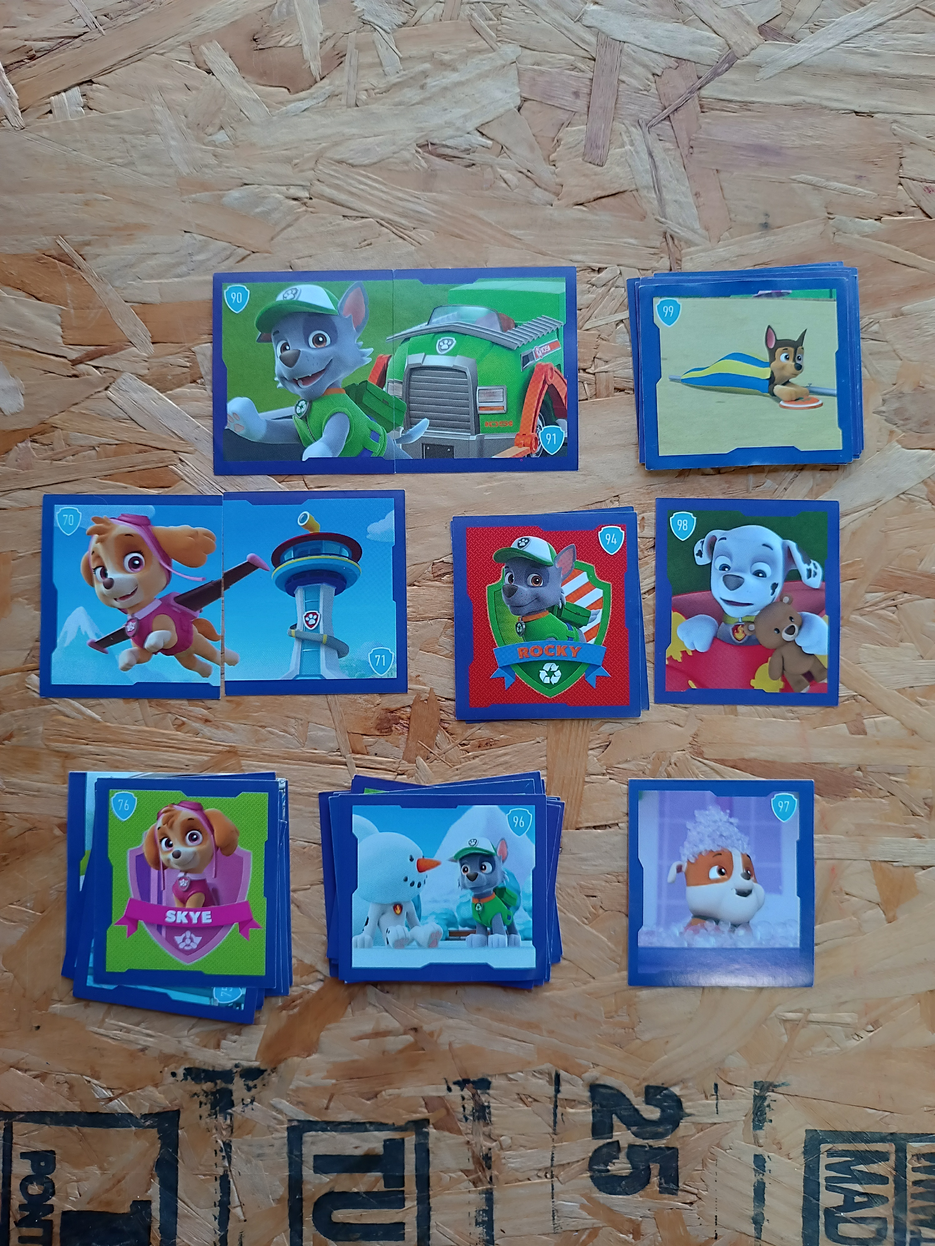 Lote 43 figuritas sin repetir Paw Patrol