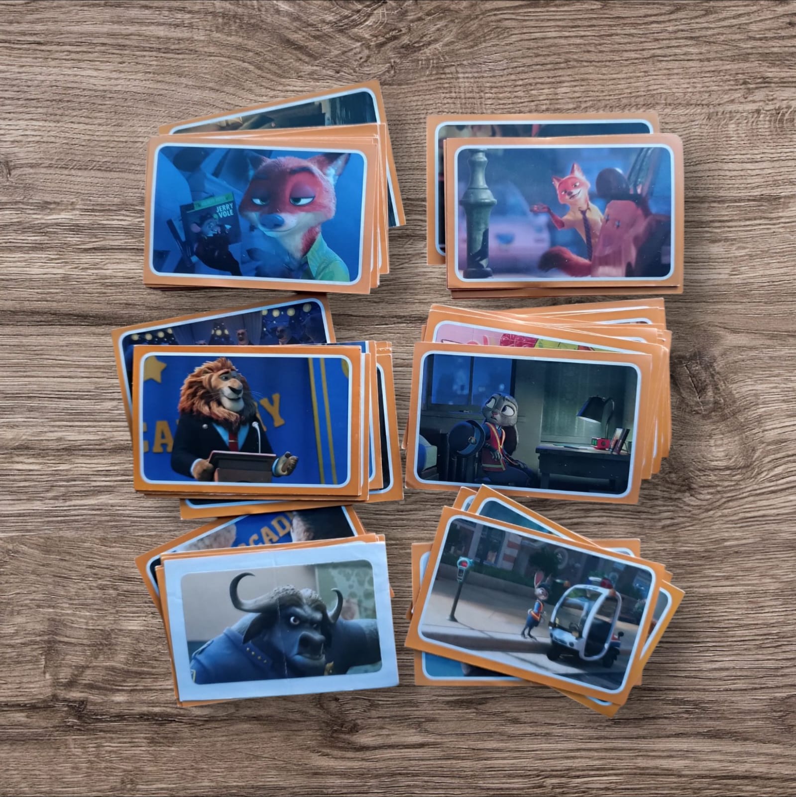 Lote 49 figuritas sueltas Zootopía sin repetir