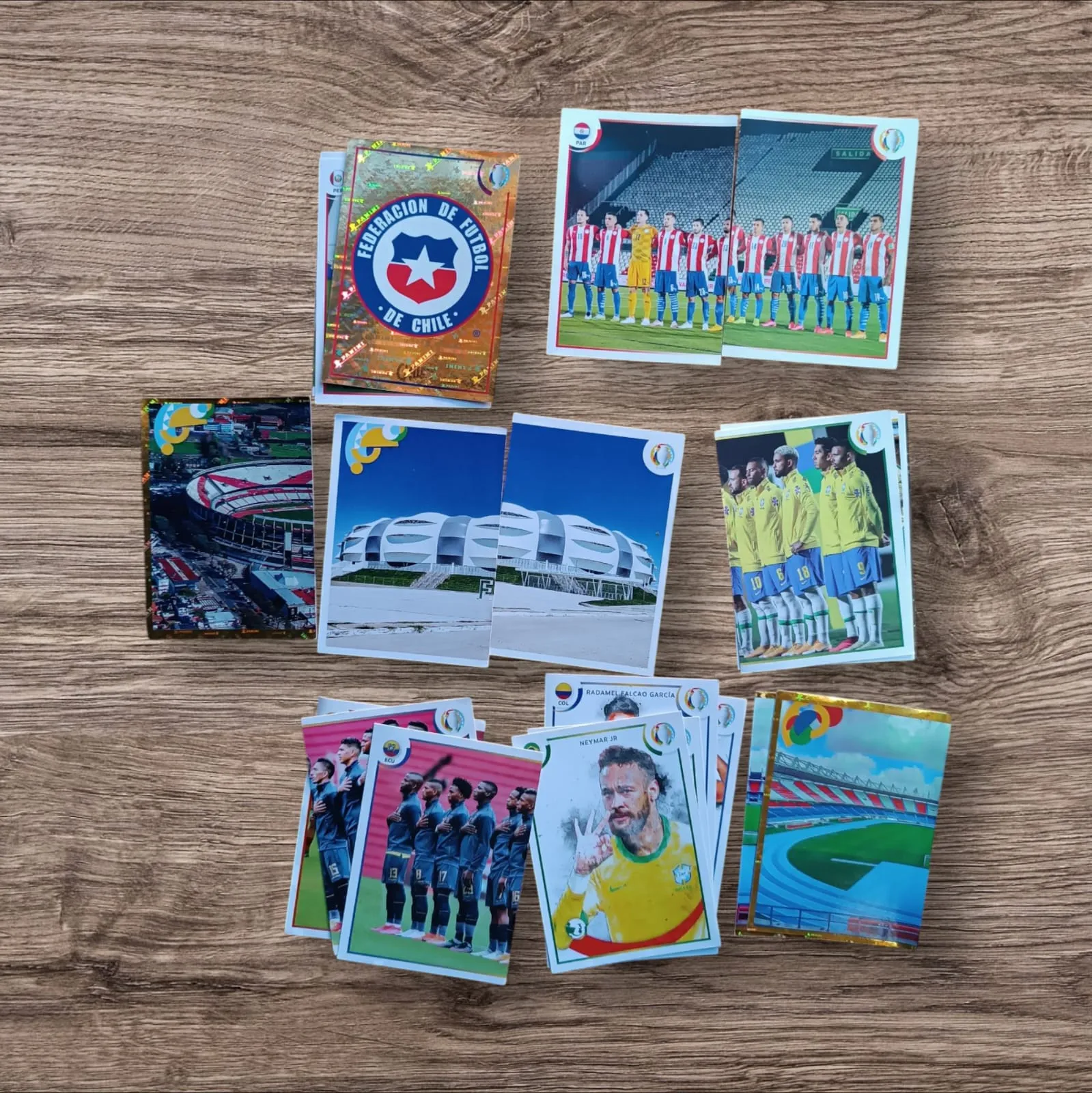 Lote 22 figuritas sin repetir Copa América 2021