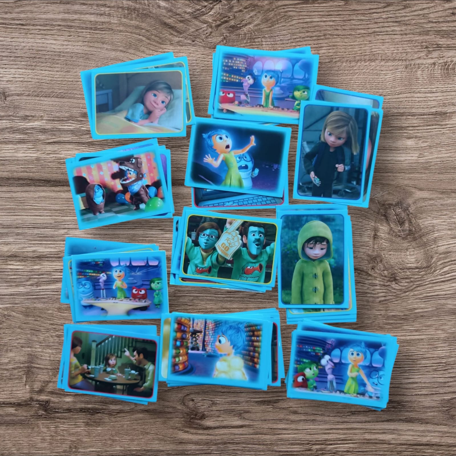 Lote 68 figuritas sueltas Intensamente Panini 2015