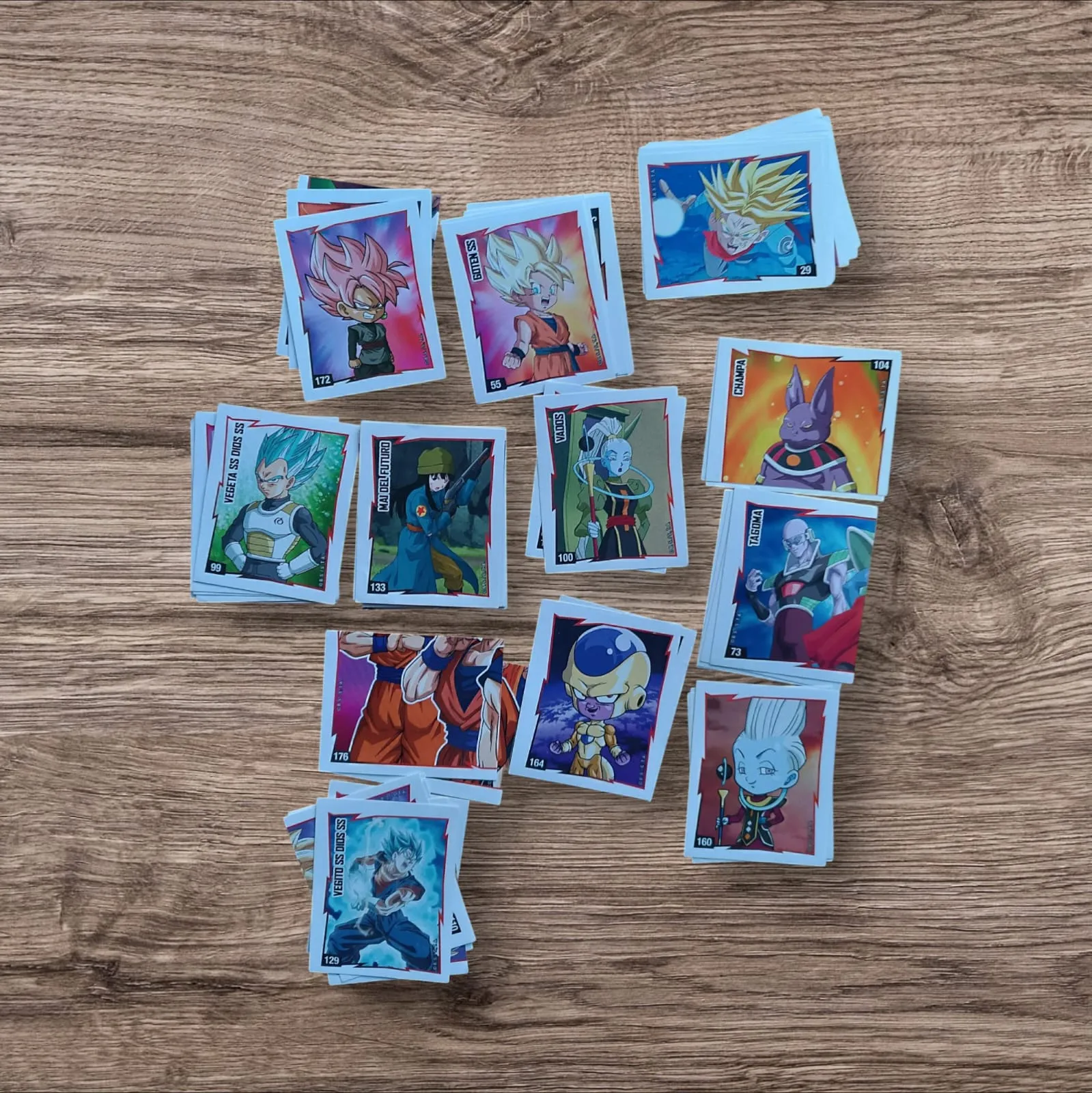 Lote 69 figuritas sin repetir Dragon Ball Z Super